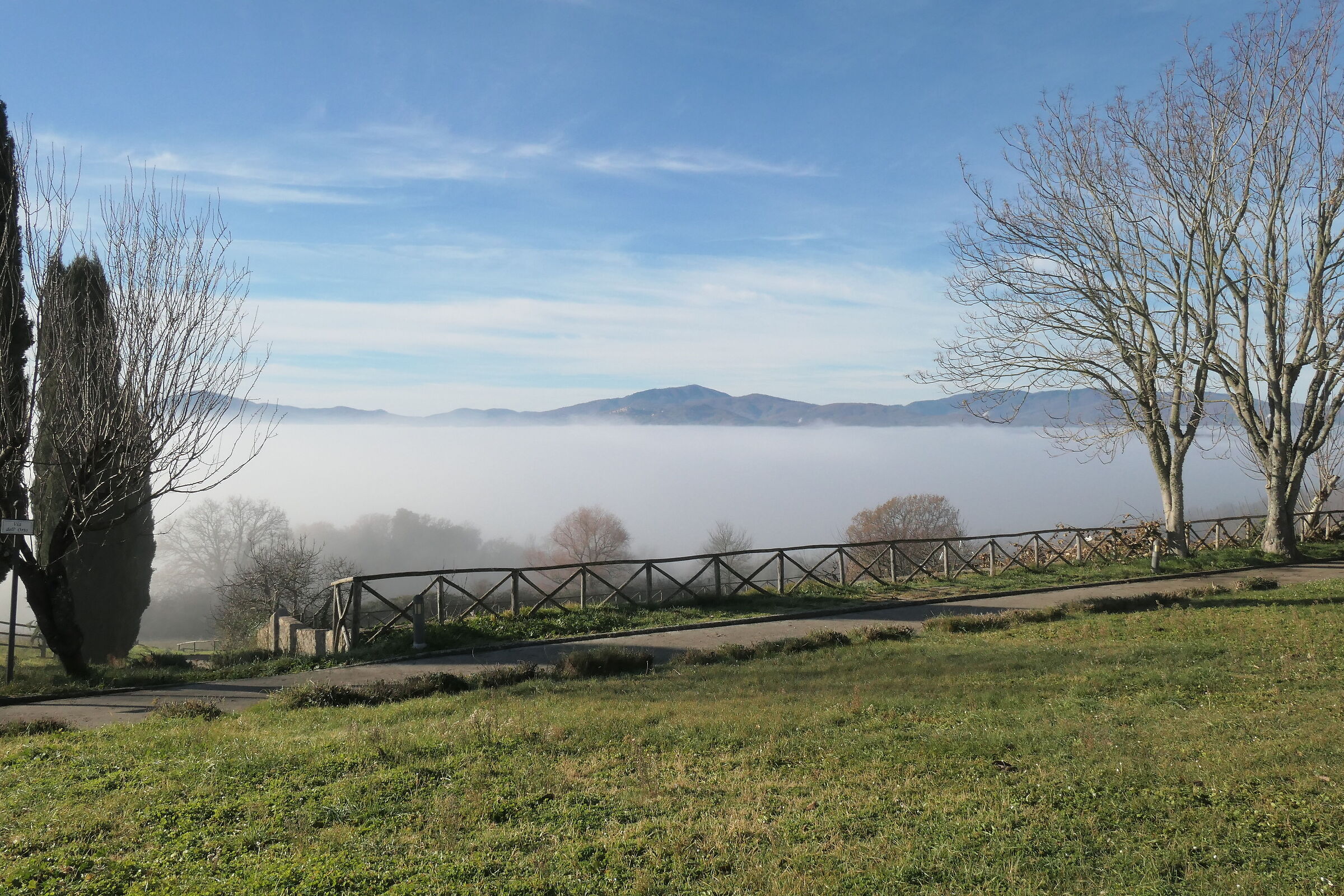 Un lago di nebbia (Pentolina Siena)