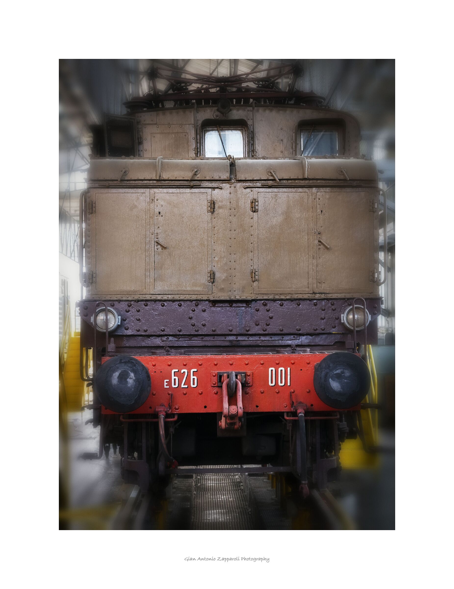 Electric locomotive E 626 N°001