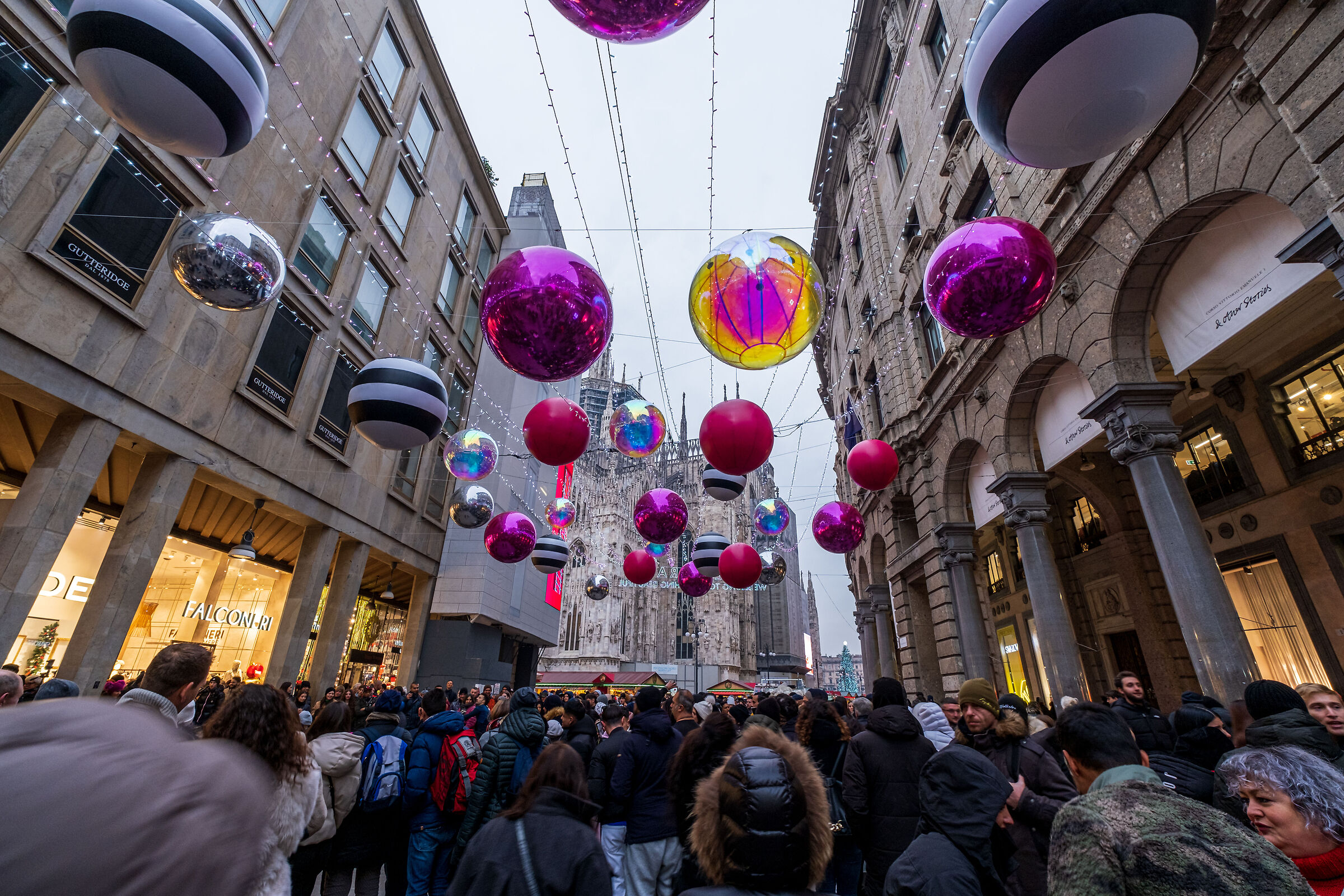 Milanese Christmas views