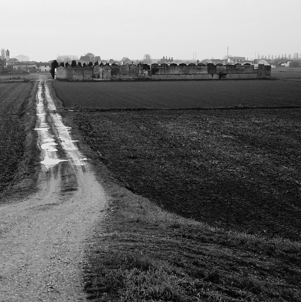 Verso il vecchio cimitero