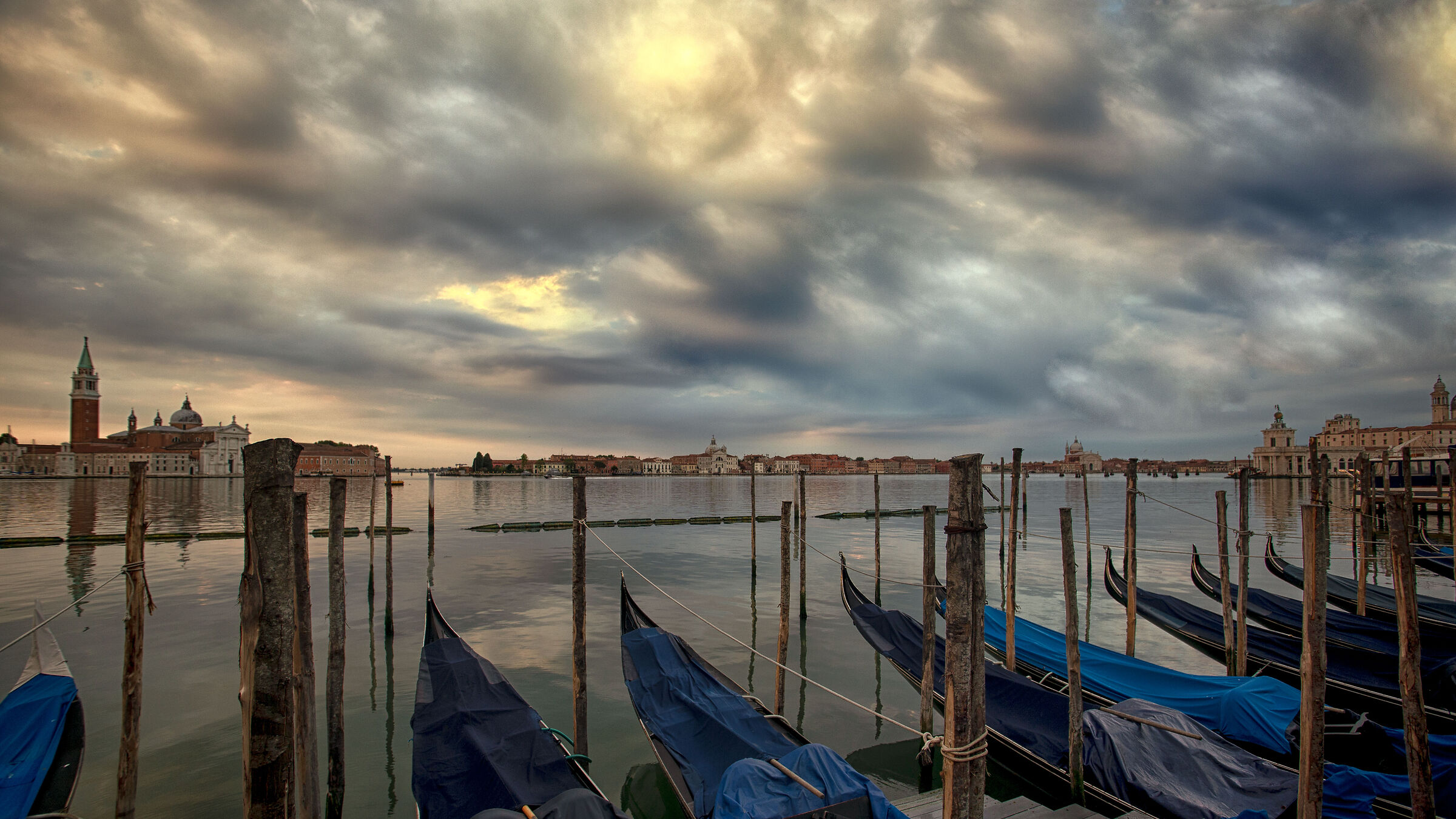 Venezia gondole olio su tela