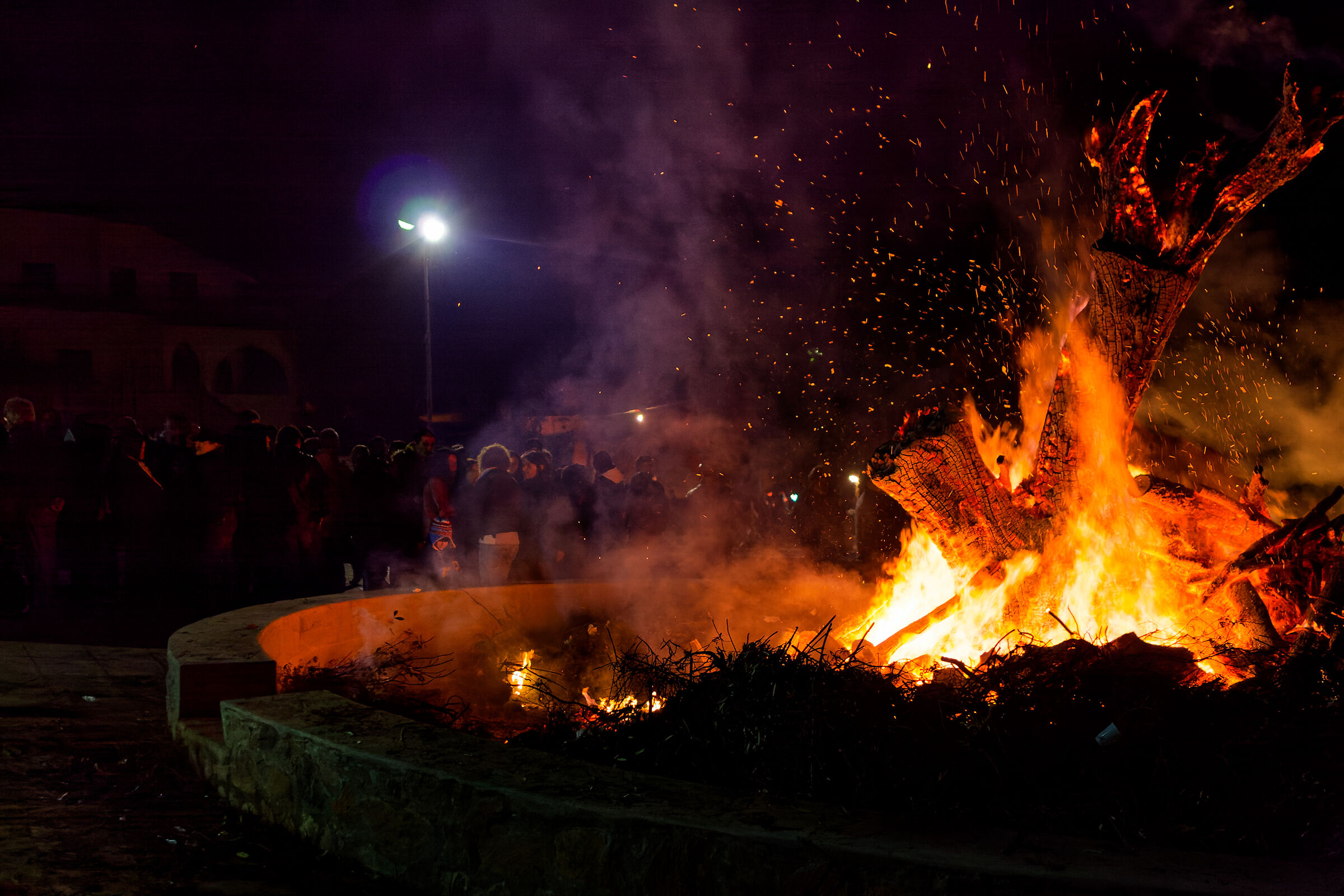 Bonfire in honour of St. Anthony, Fluminimaggiore 16.01.2009
