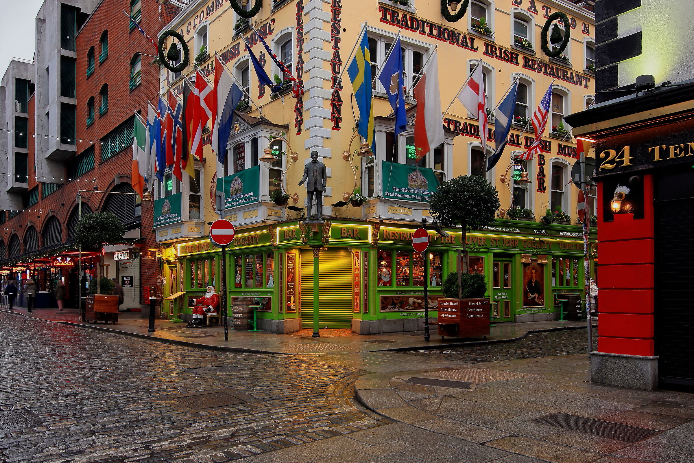 Sunrise at Temple Bar