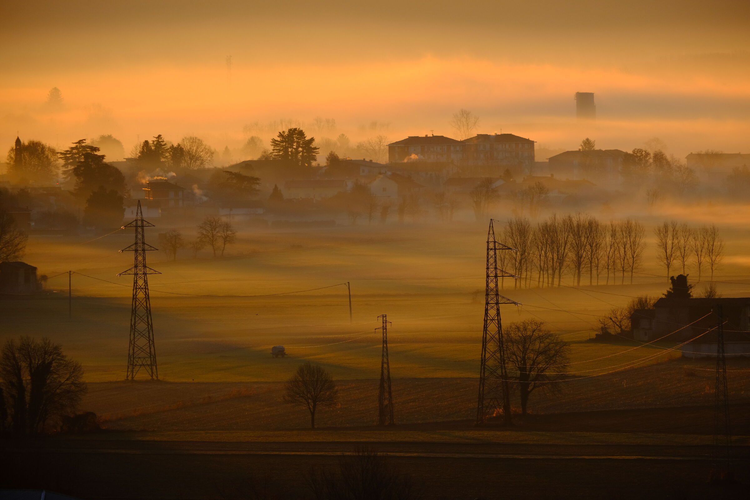 Paesaggio nella nebbia