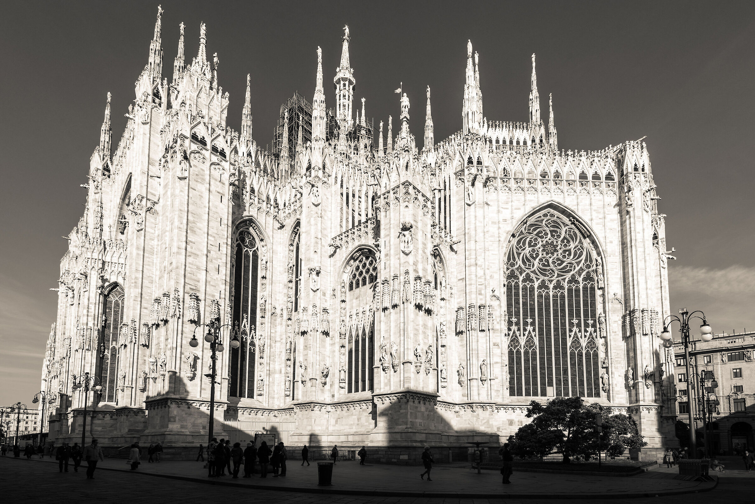 Milan Duomo back