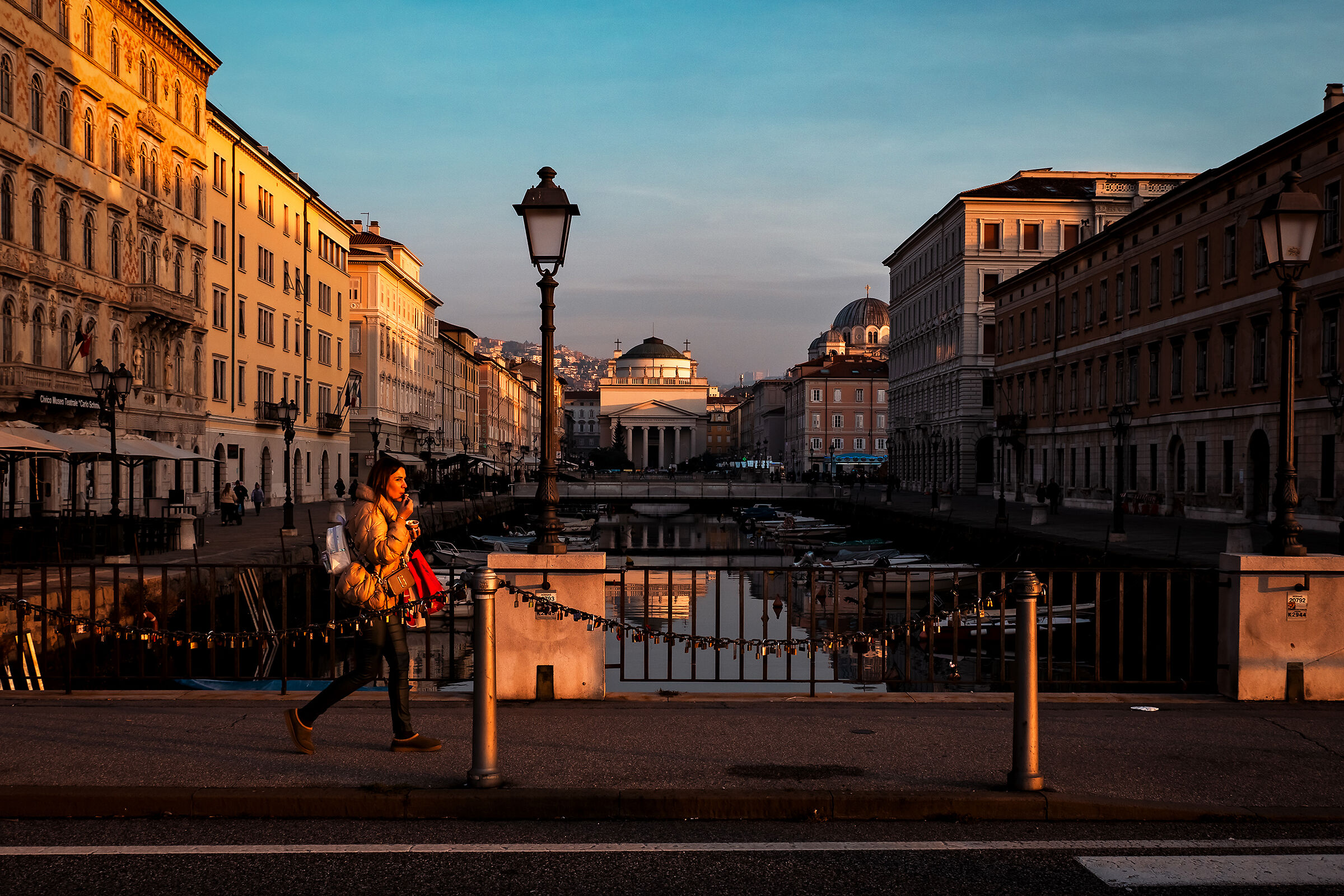 Trieste - Canal Grande, ponte rosso