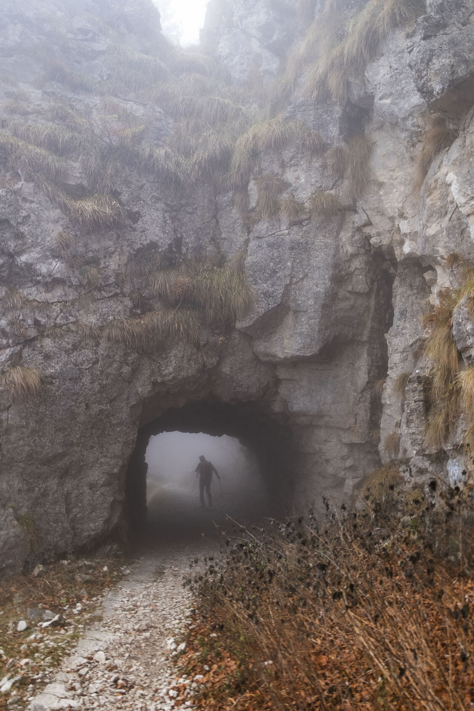 Monte Grappa nella nebbia delle nuvole