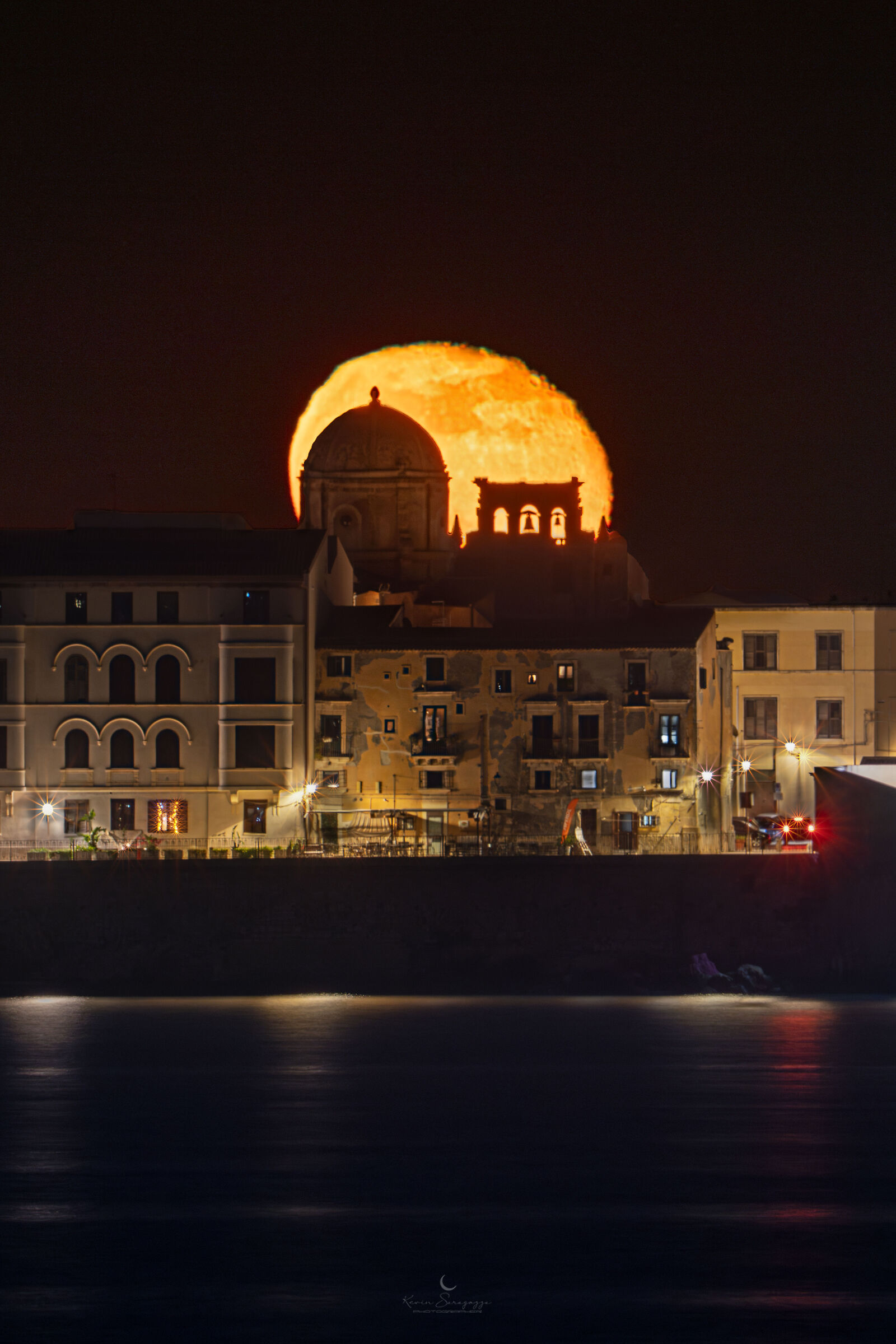 Moon versus Ortigia