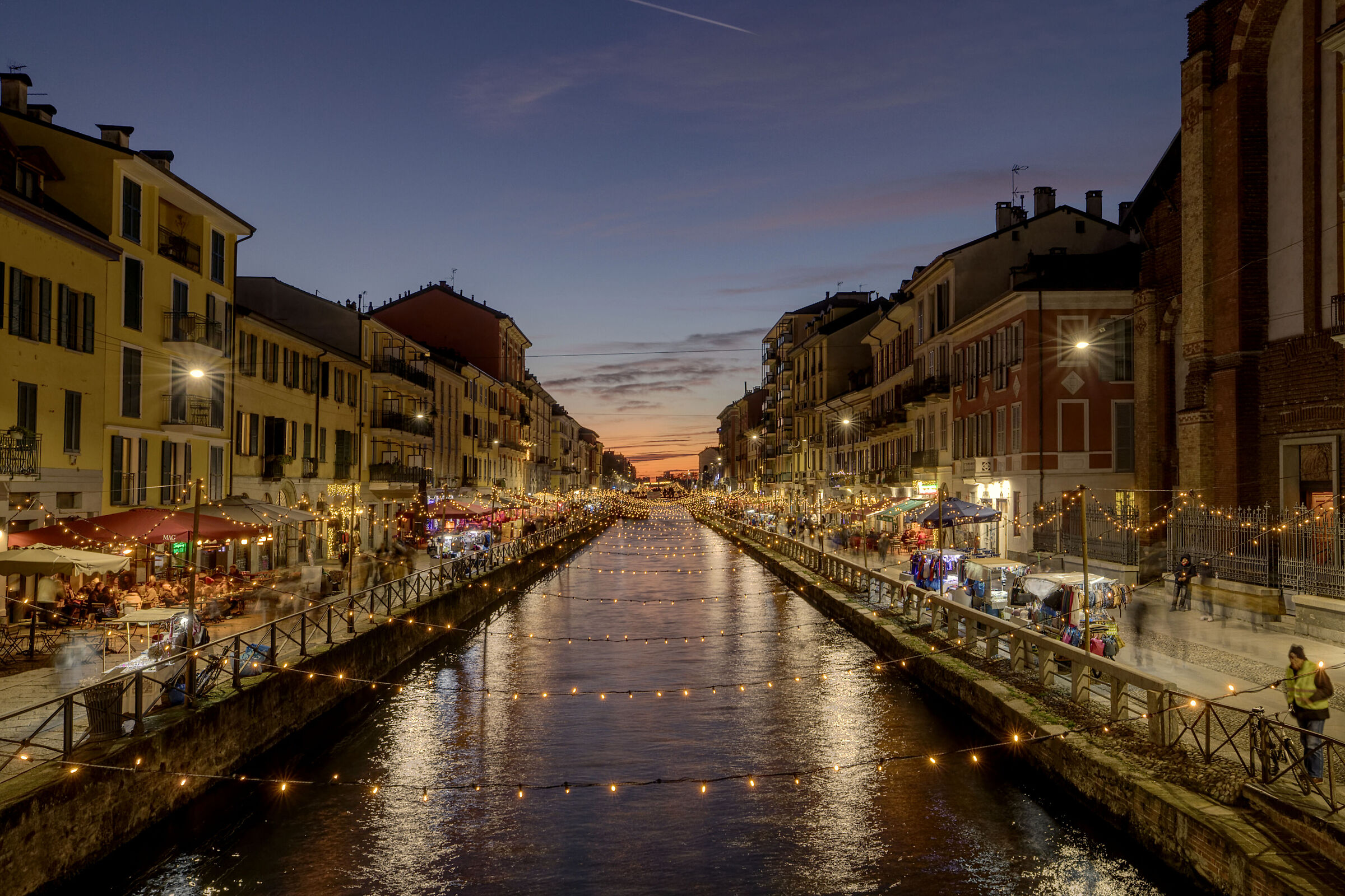 Golden hour sul Naviglio Grande