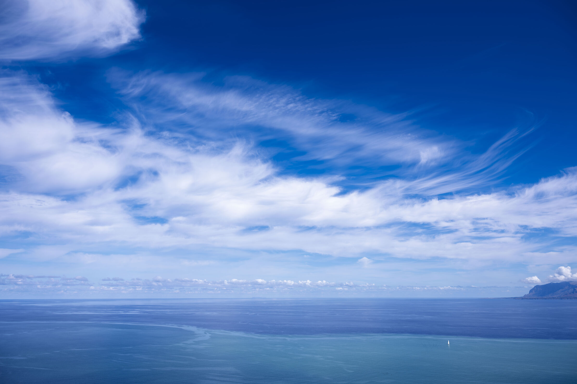 Castellamare del Golfo, Ustica sullo sfondo