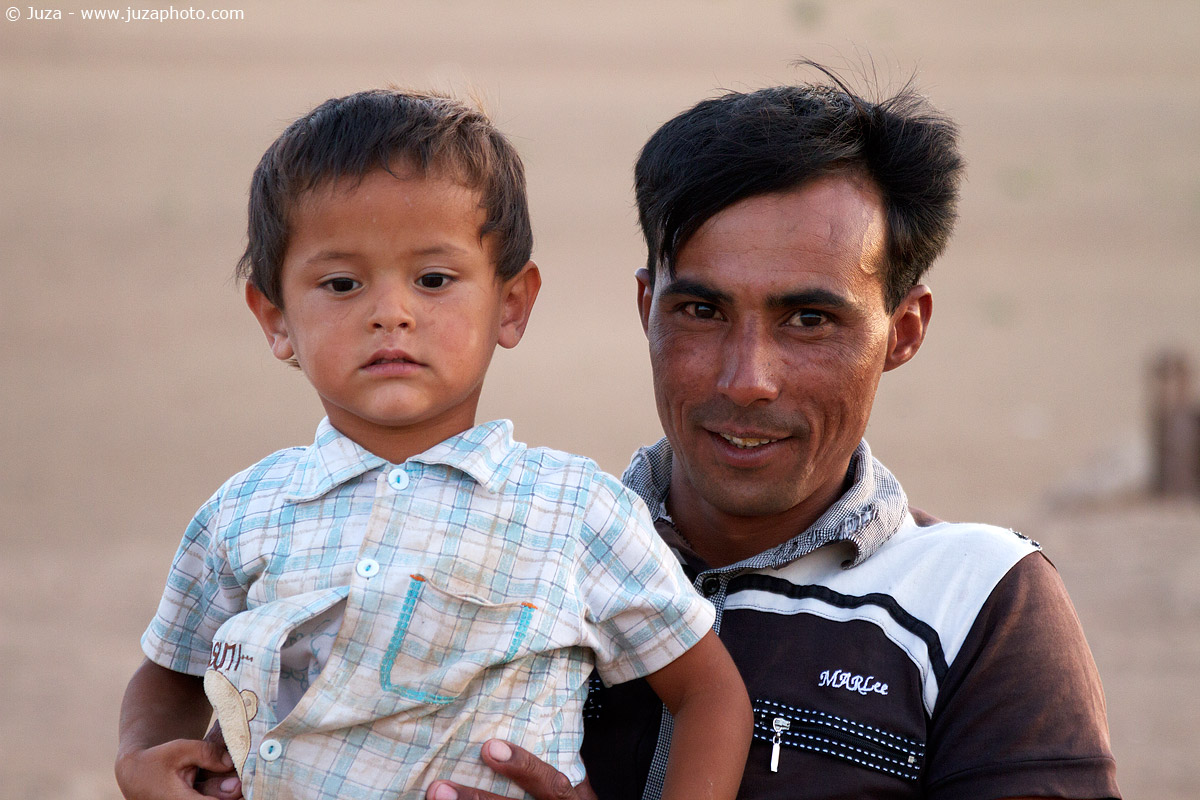 Father and son, 016904