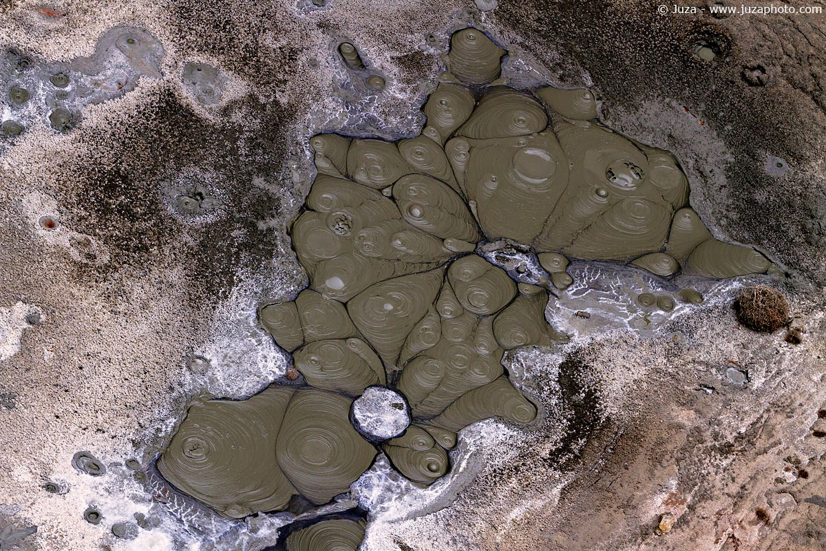 The crater of mud, 017062