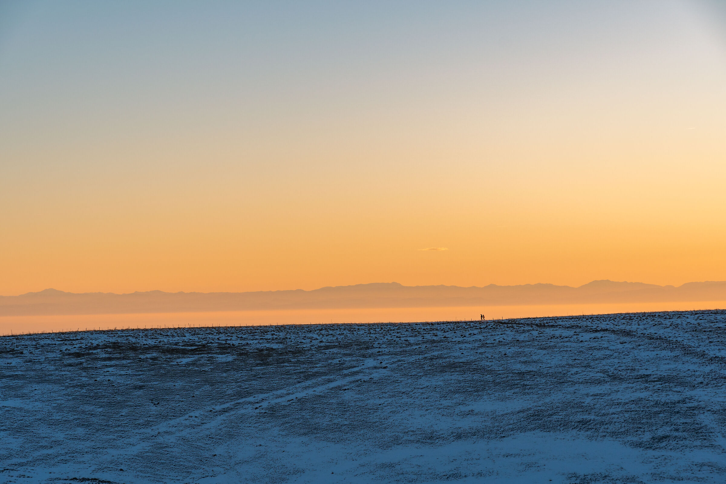 Montagne divise dal mare di nebbia