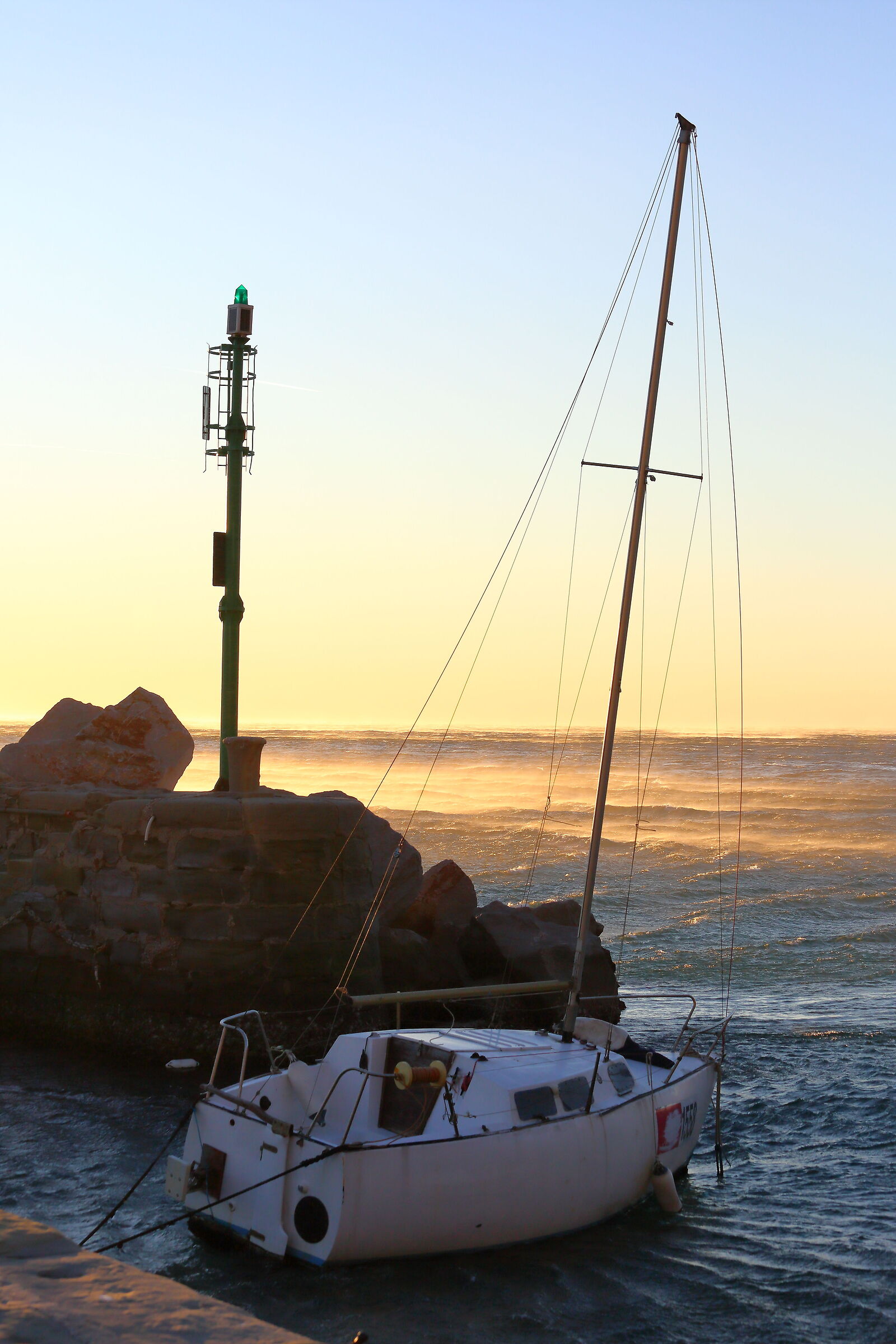 Barca in balia del vento