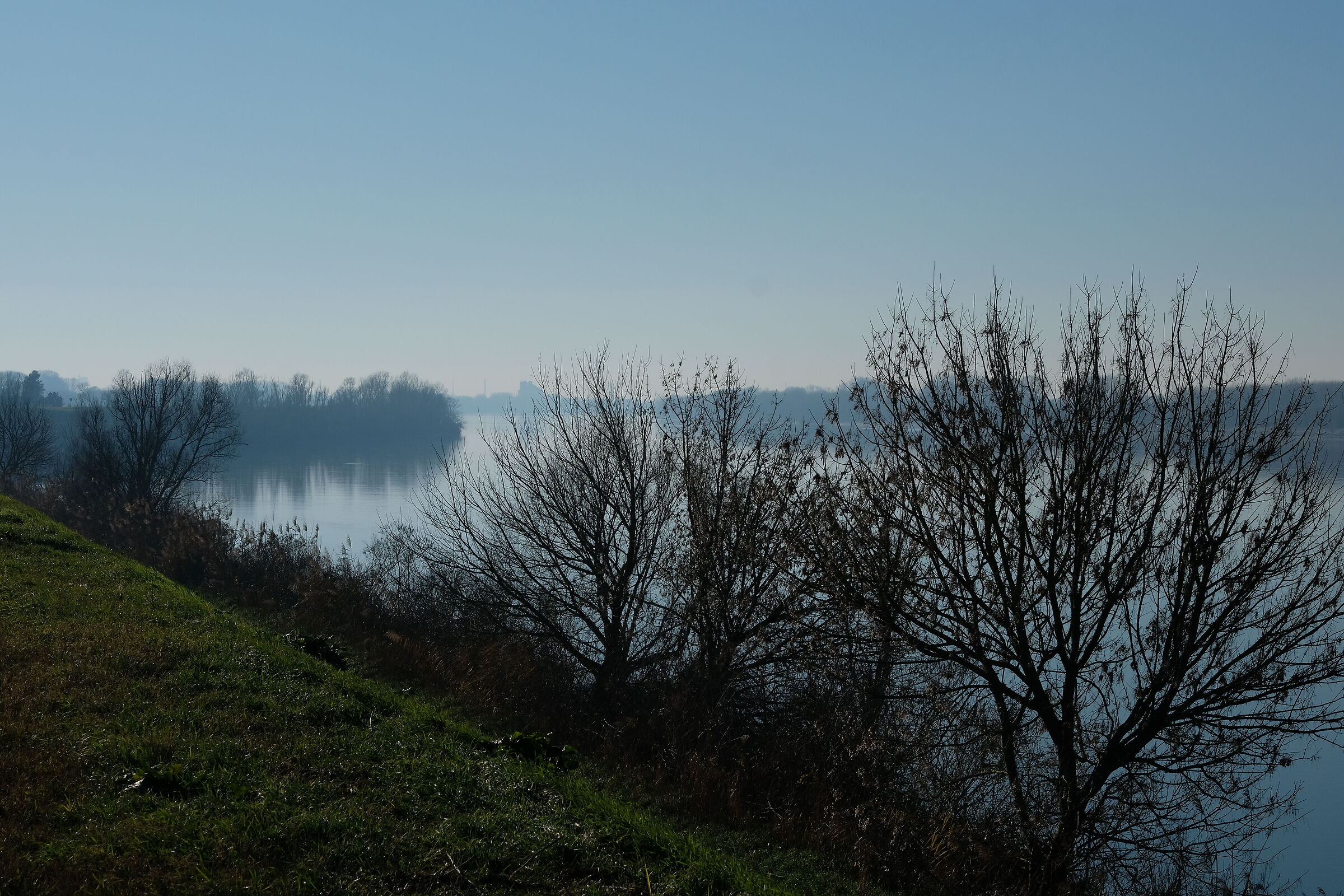 Il fiume Po d'inverno