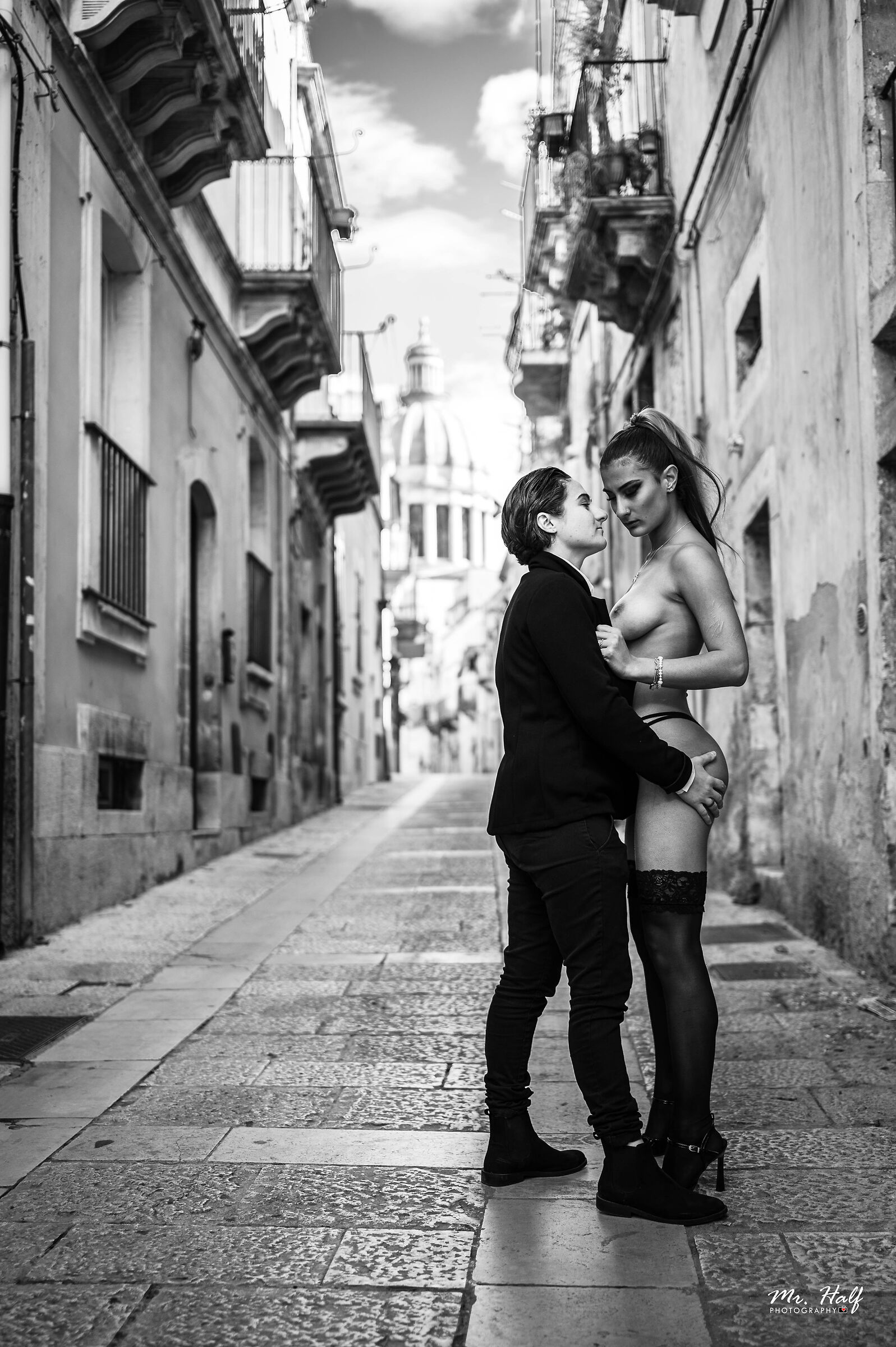 Female love... on the street