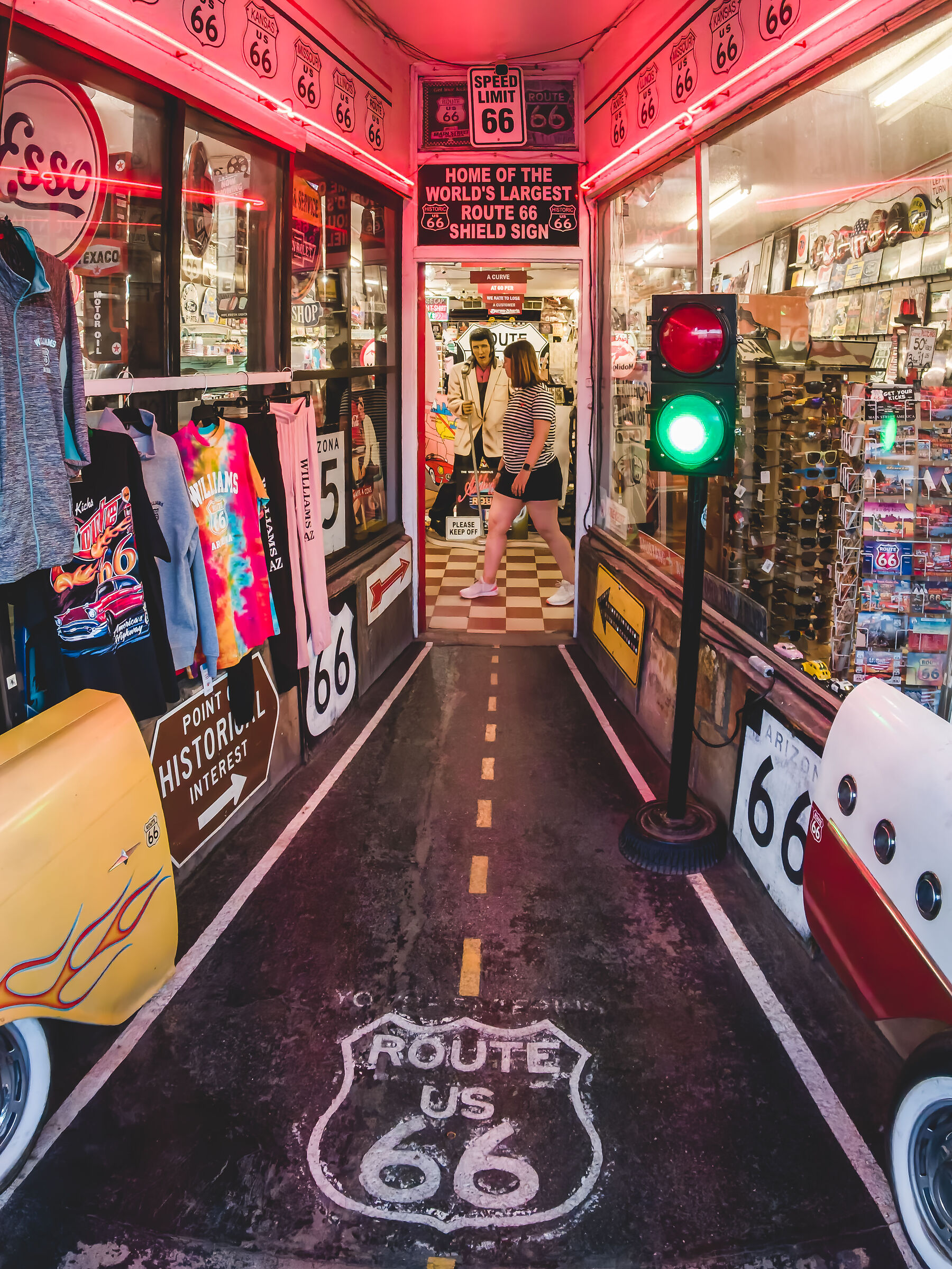 Neon and nostalgia on Route 66