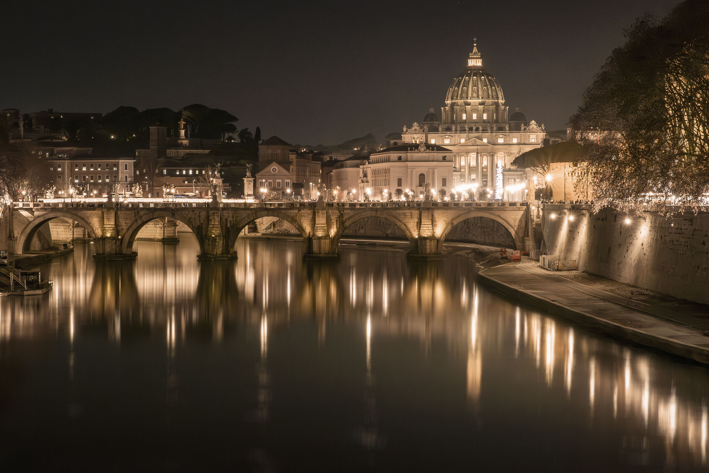 Roma by night