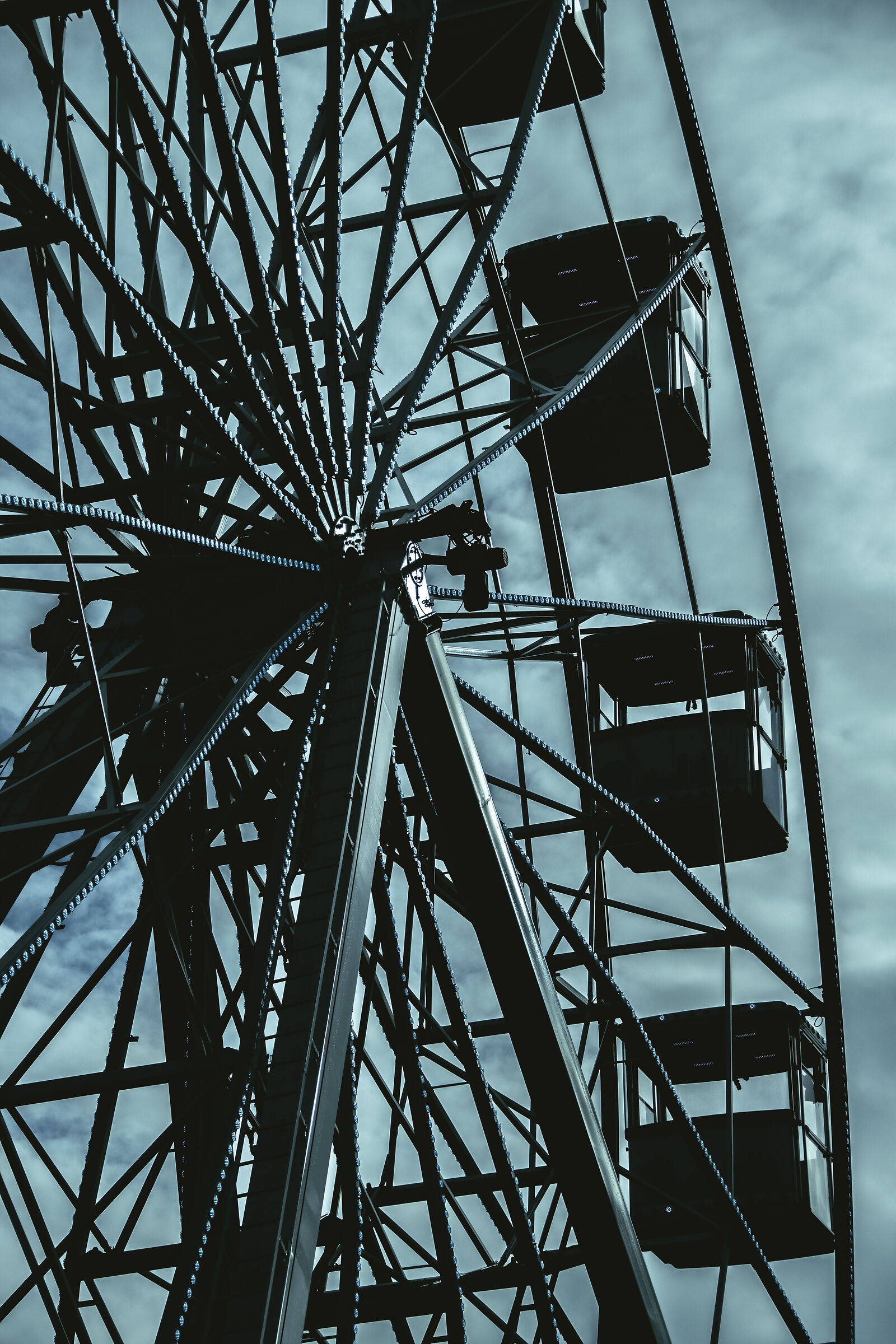 Ferris wheel on the Mar Grande - Taranto