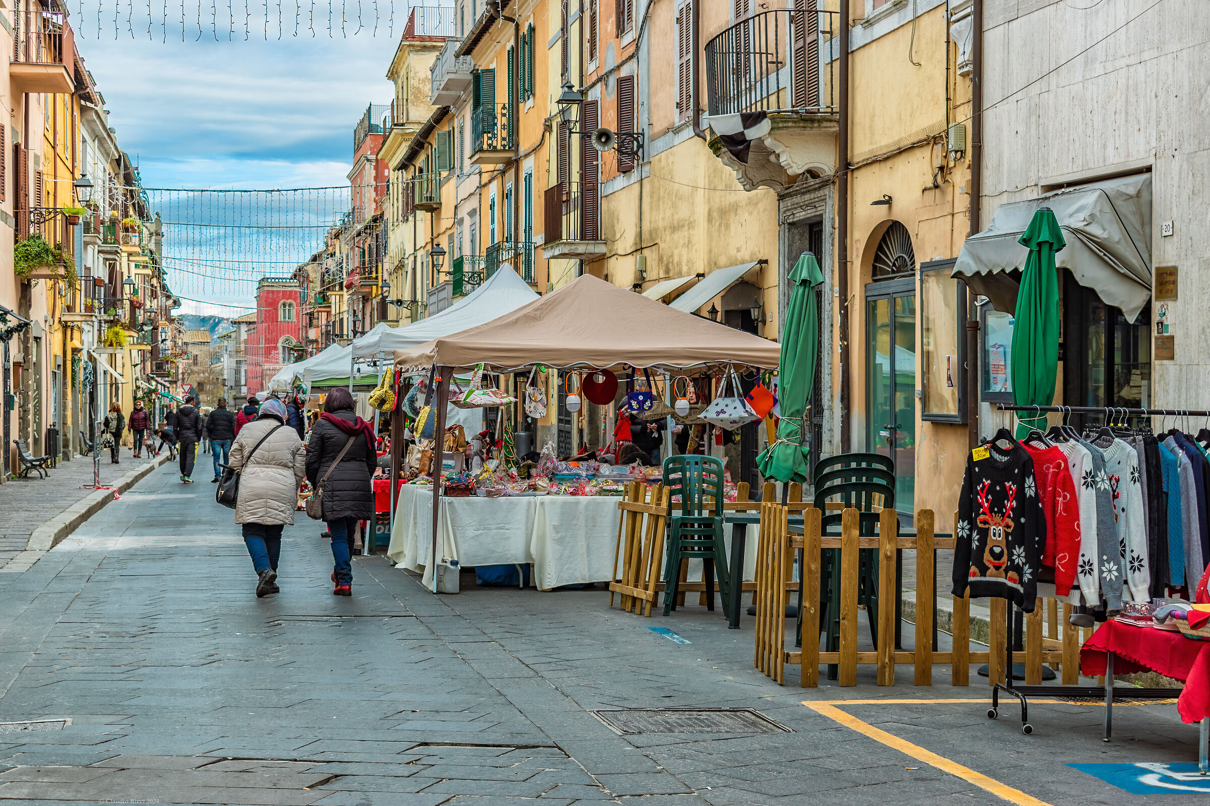 Il mercatino in paese