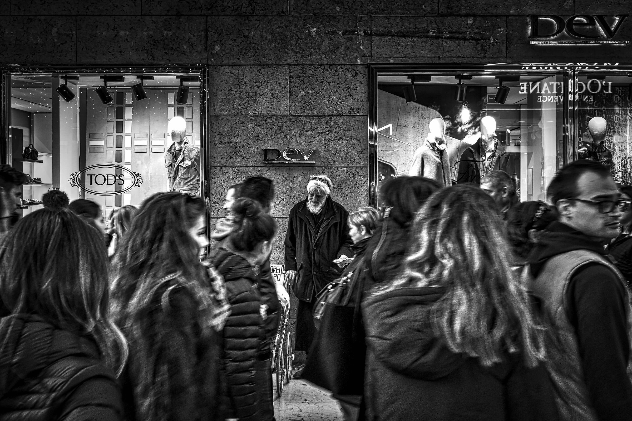 The gash in the crowd