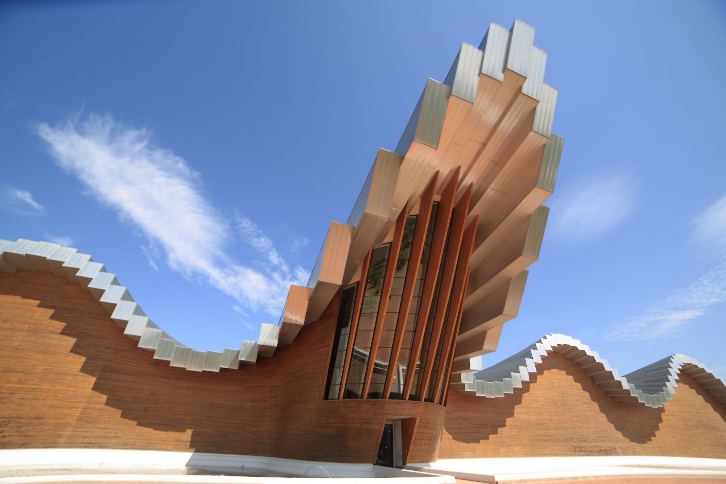 Ysios, la struttura mossa dalle onde.