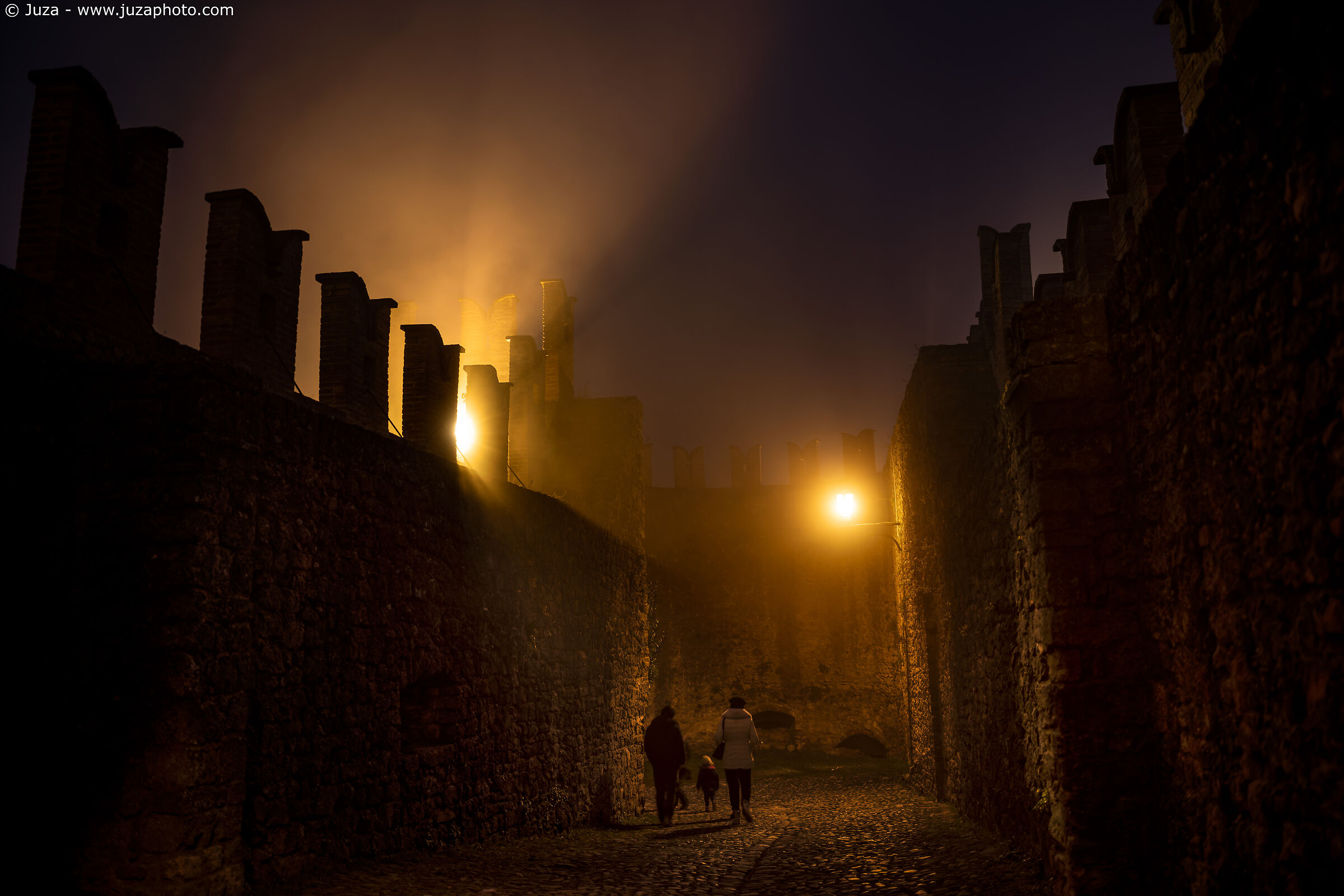 Lights and fog, Vigoleno