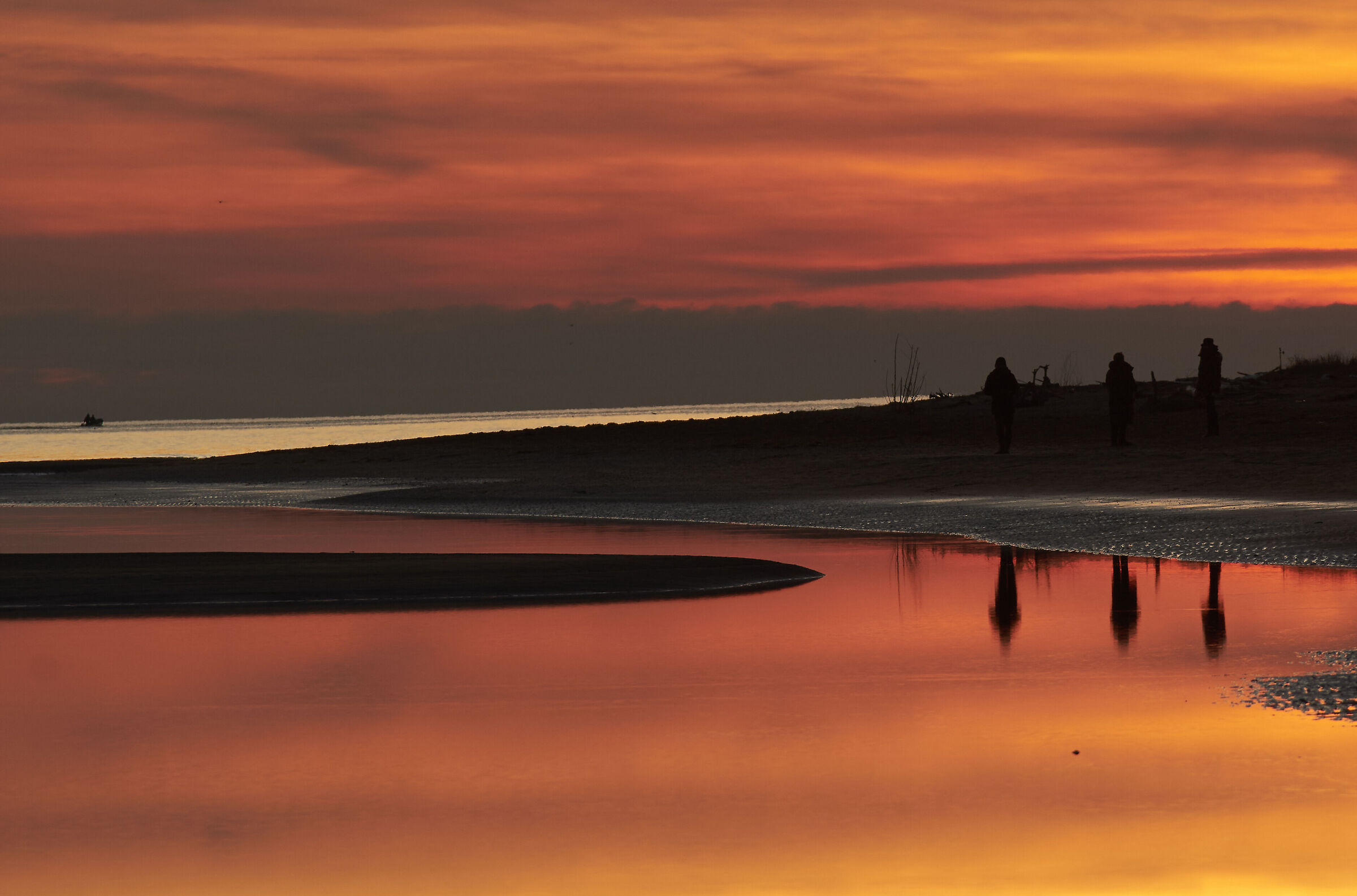 Sunset in Brussa (Venice) - Walking on the sand