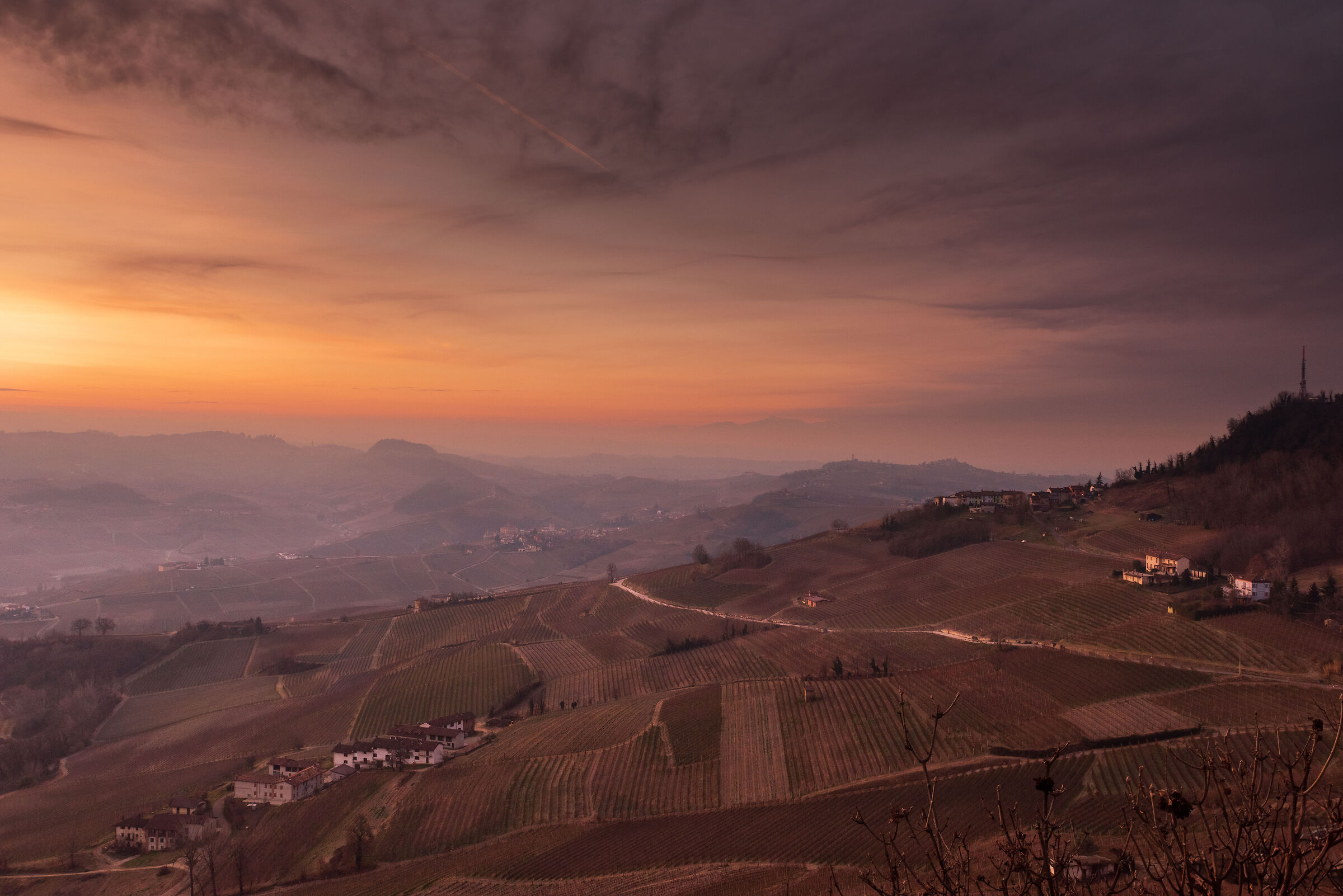 The first lights on the Langhe