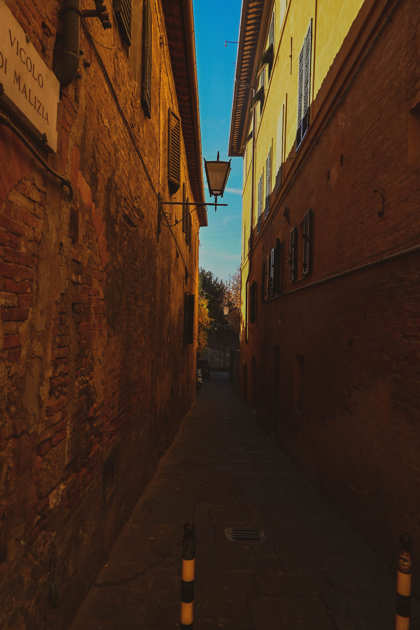 Alley of Malizia, on the left.
