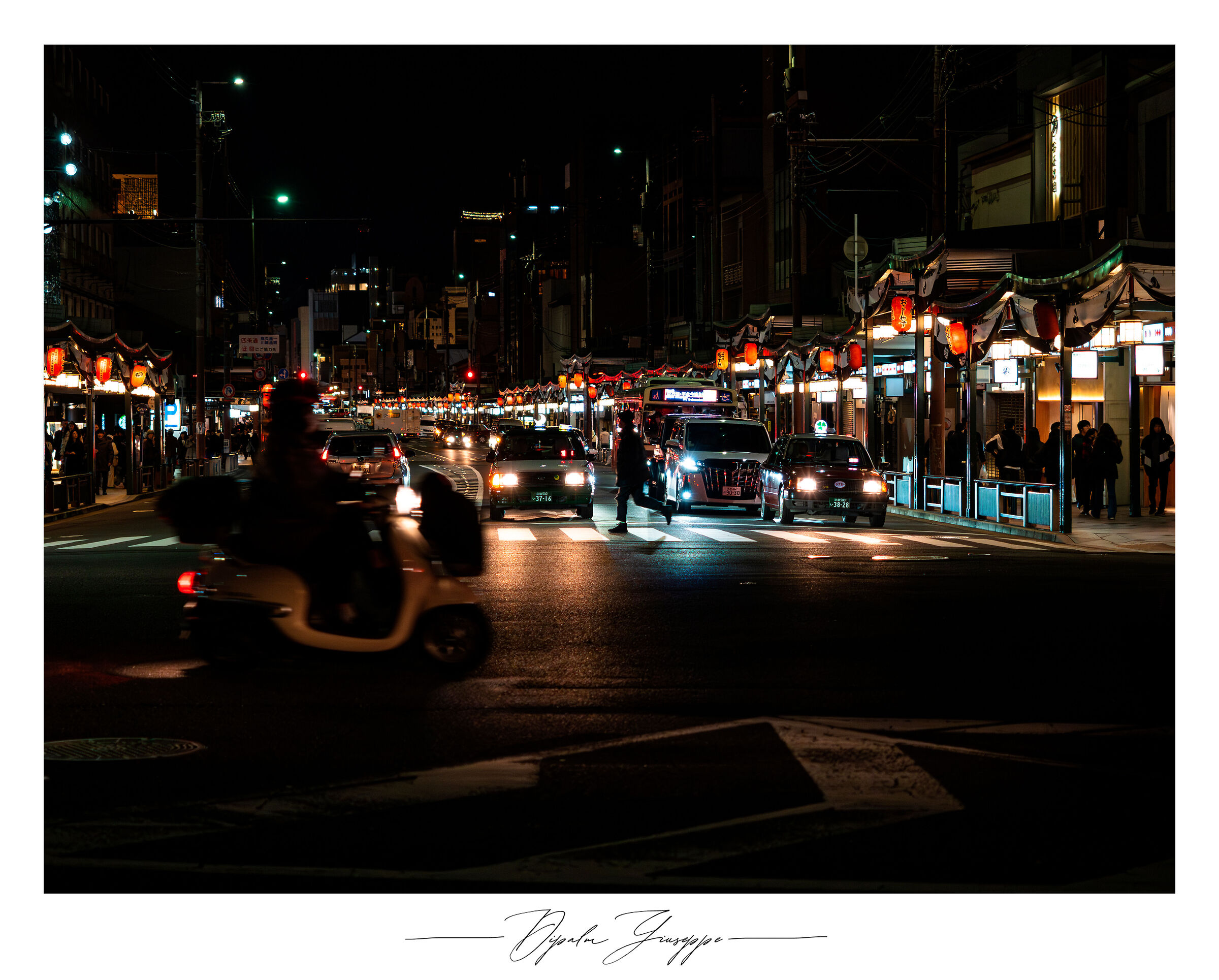 Kyoto crossing (night-time)