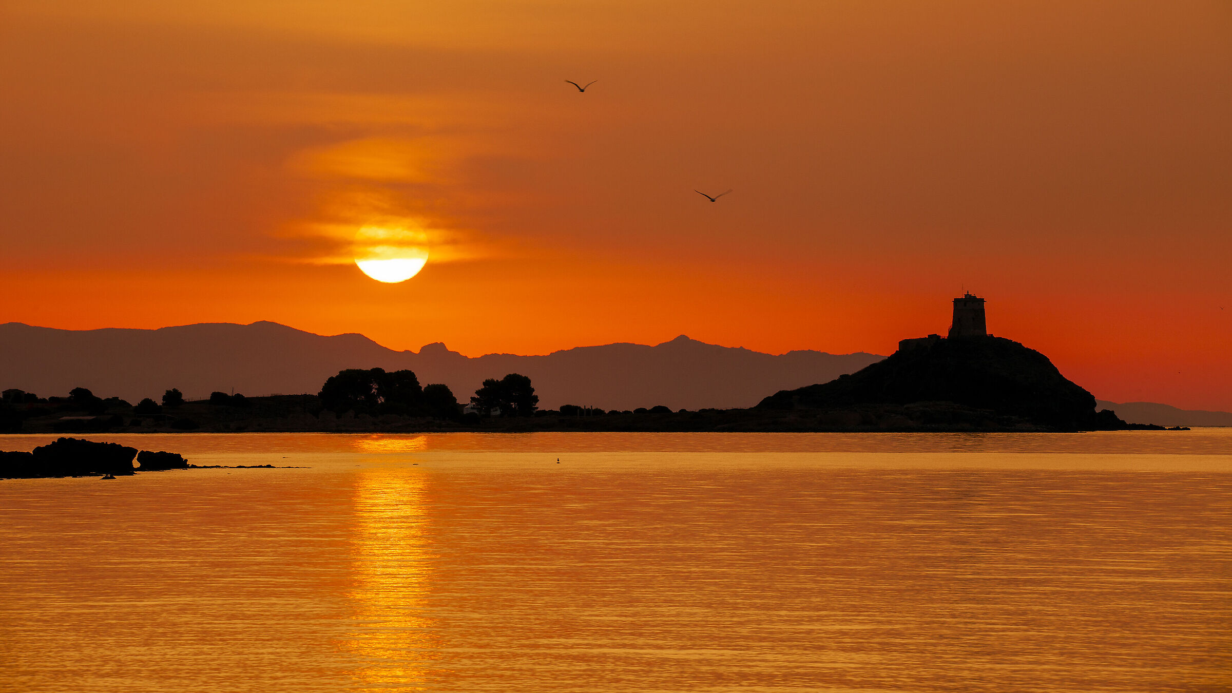 Golden sunrise in Nora Bay