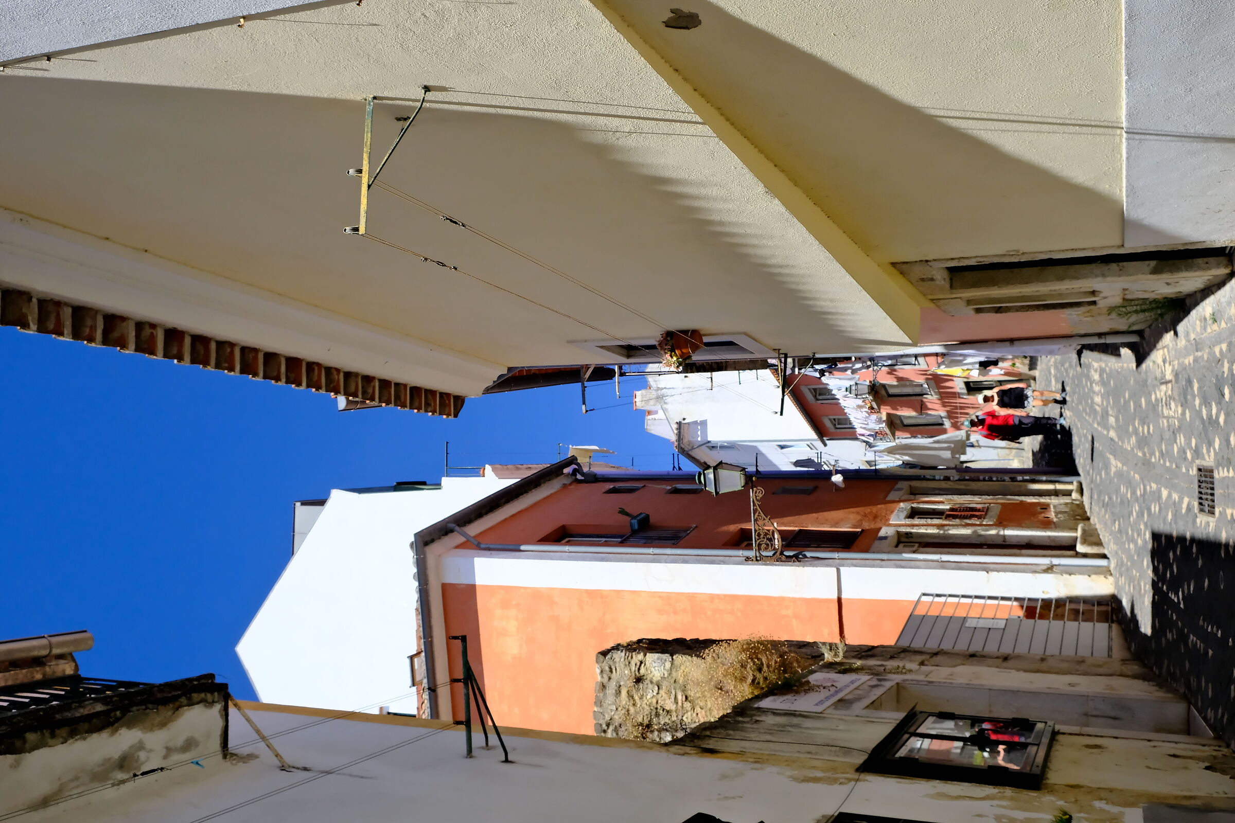 Alley Alfama district - Lisbon