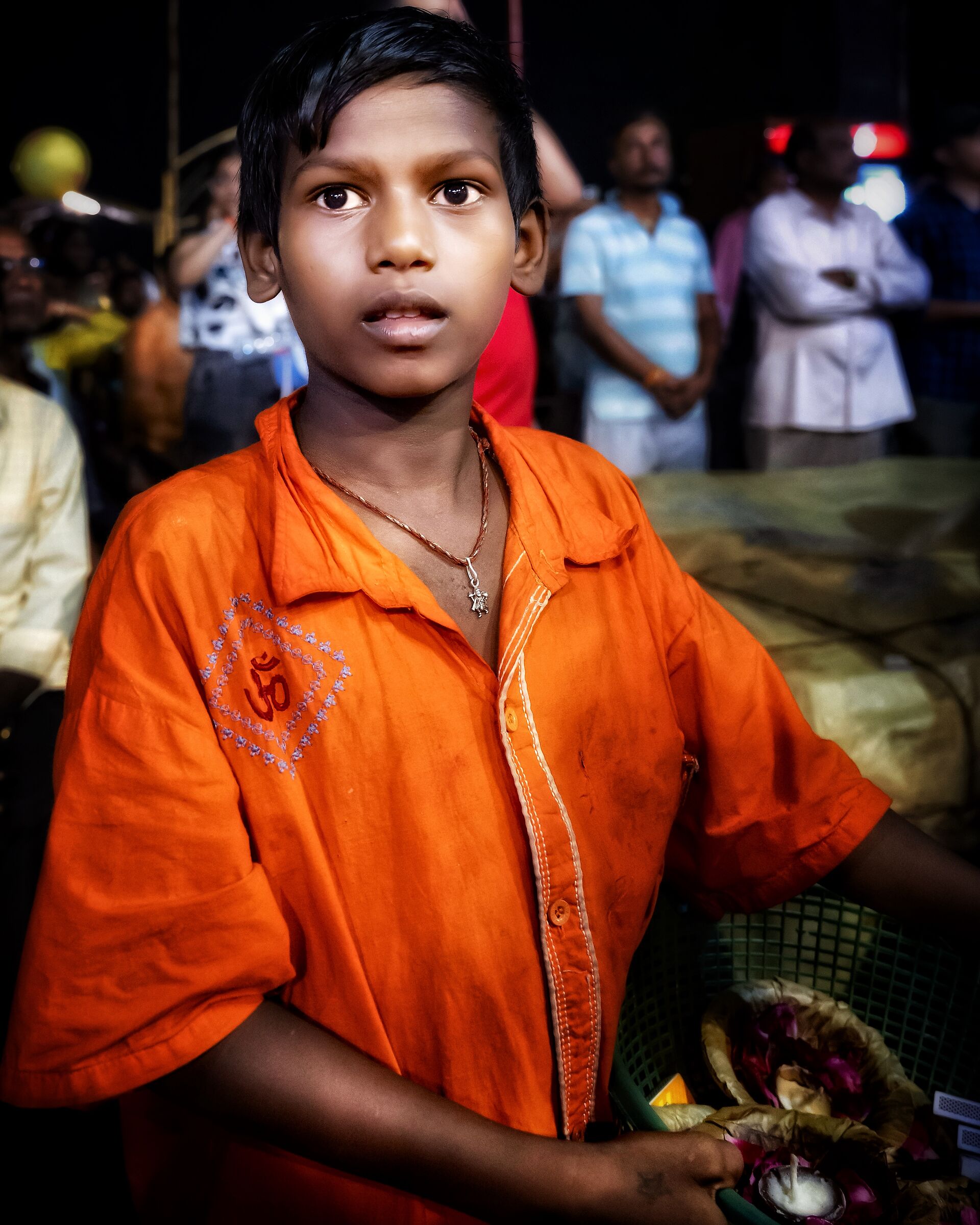 Venditore di offerte al Dashashwamedh Ghat - Varanasi