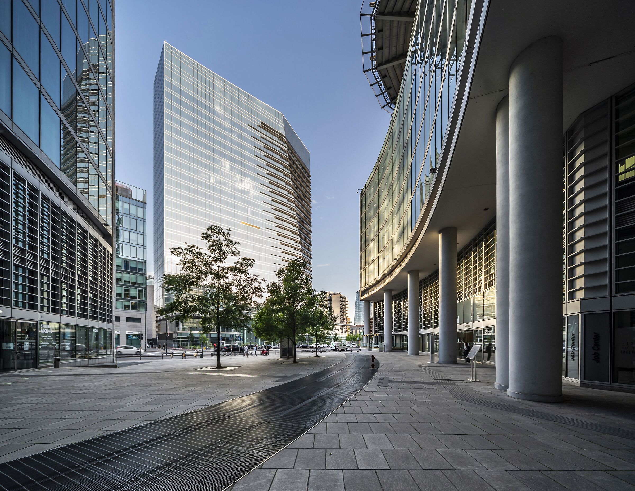 Palazzo Lombardia and Torre Gioia 22 - 3b