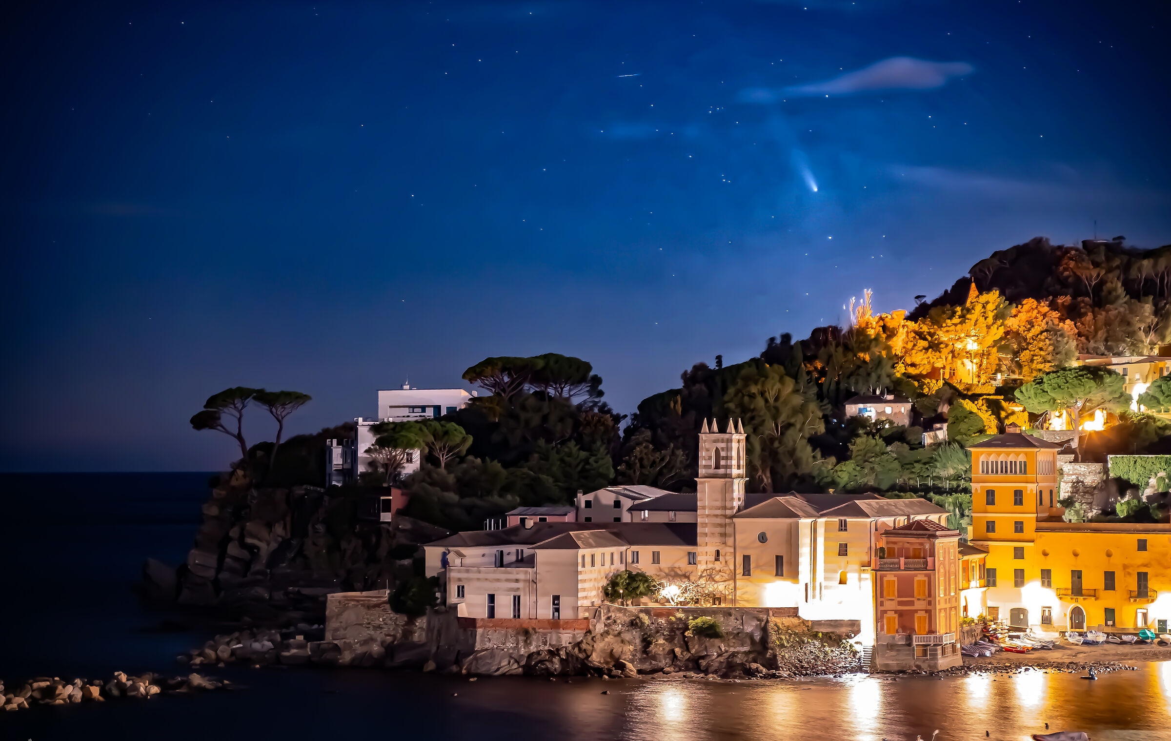 Cometa sulla baia del Silenzio