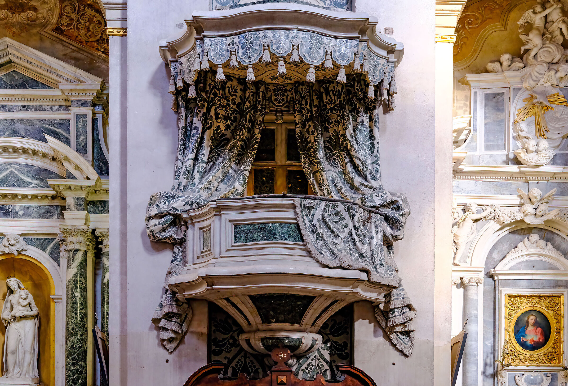 Pulpit of the Church of S. Maria Assunta