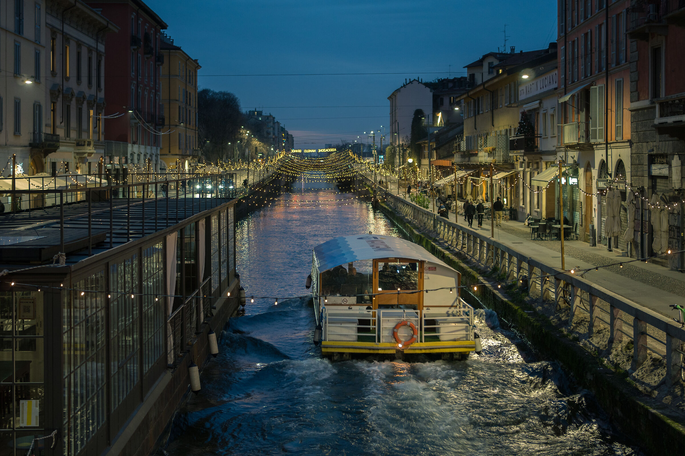 The vaporetto at dusk