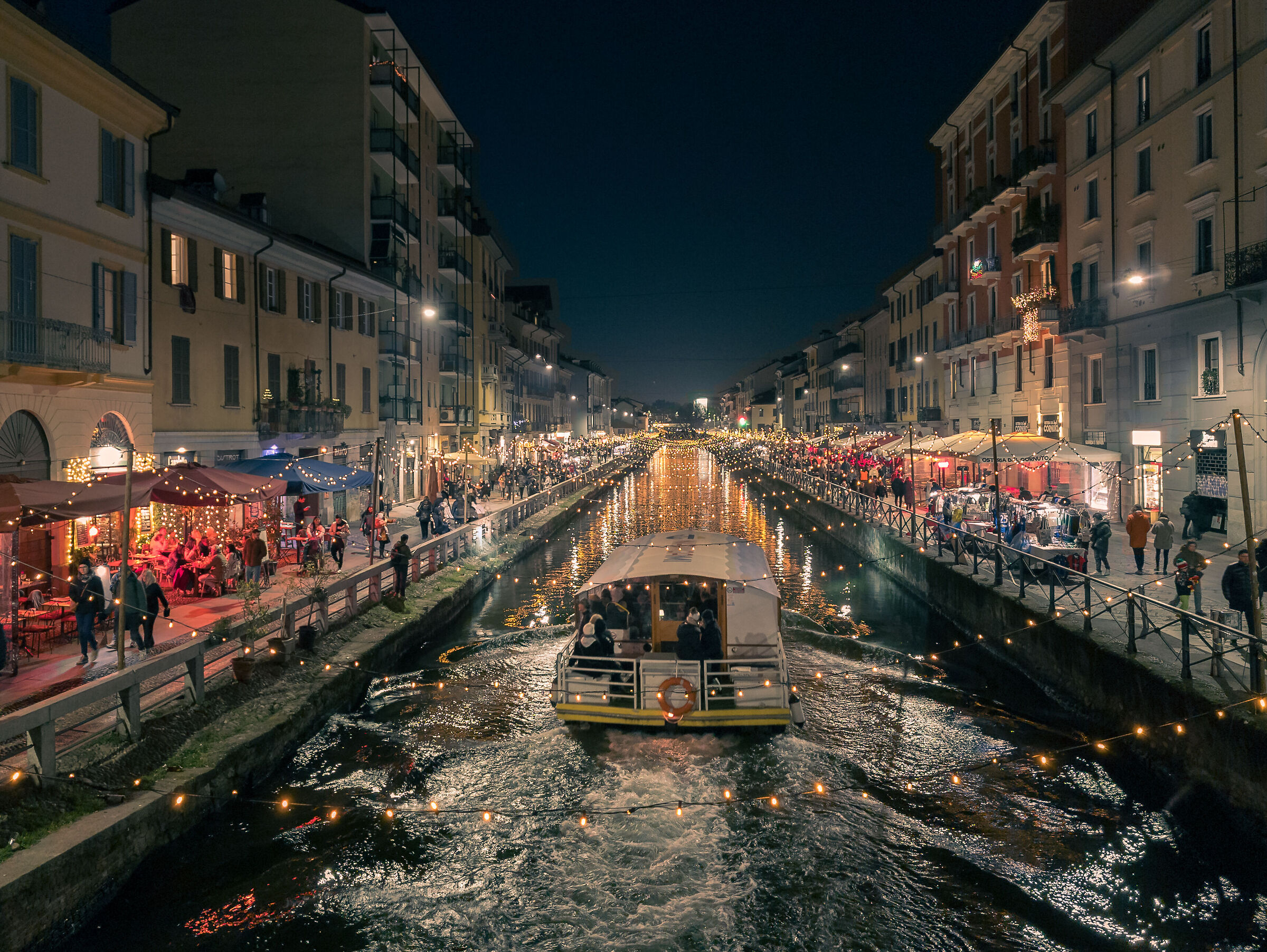 Christmas cruise on the Naviglio Grande
