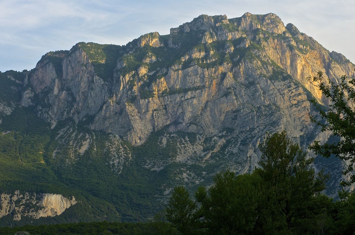 mountain lake district cavedine!