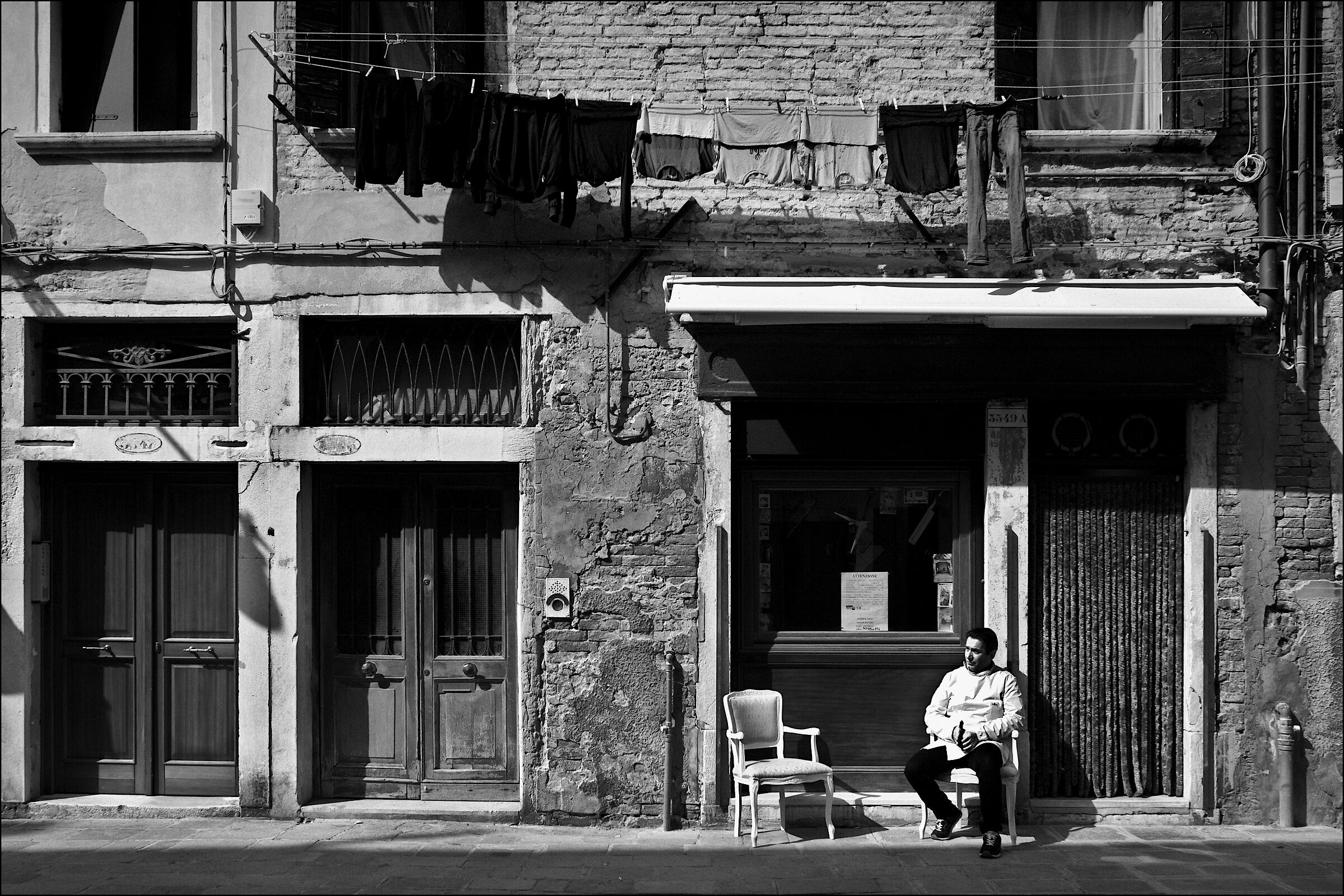 2022 Venice "waiting for customers"