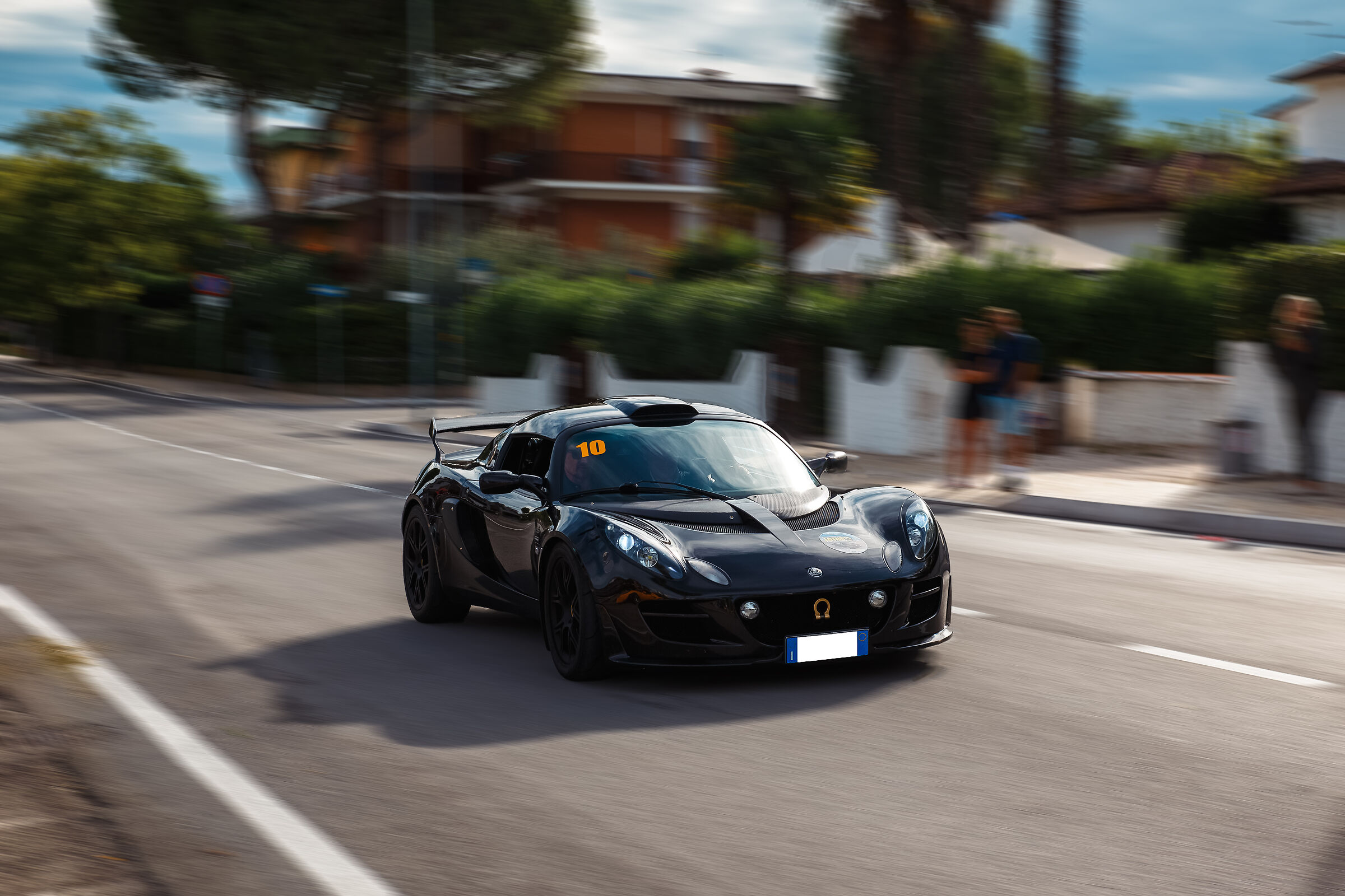 Black exige