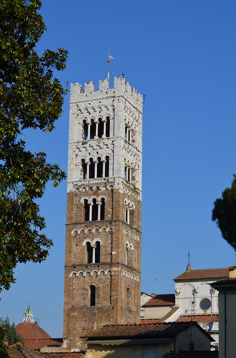 the walls and surroundings