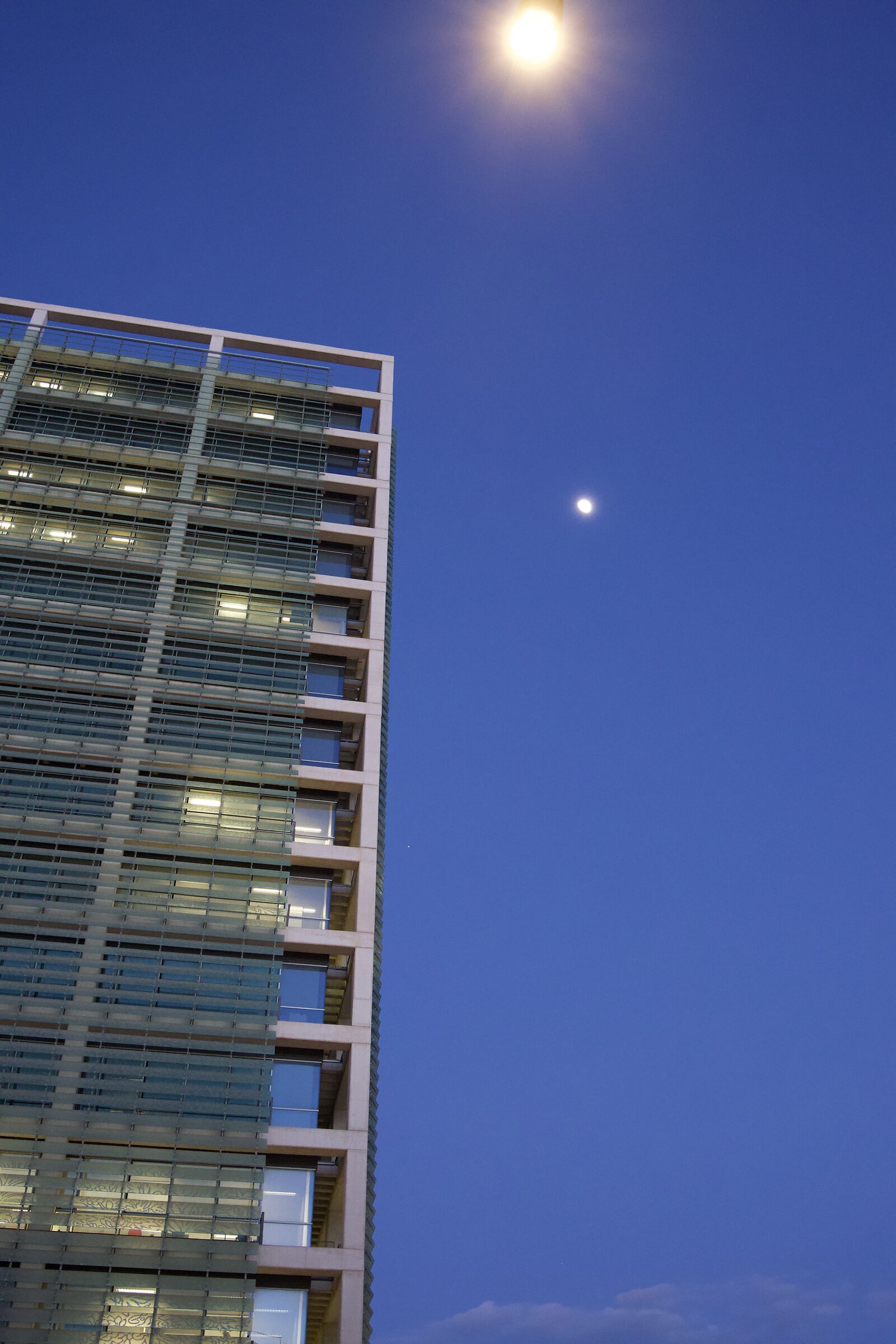 il lampione, la Luna e la stella