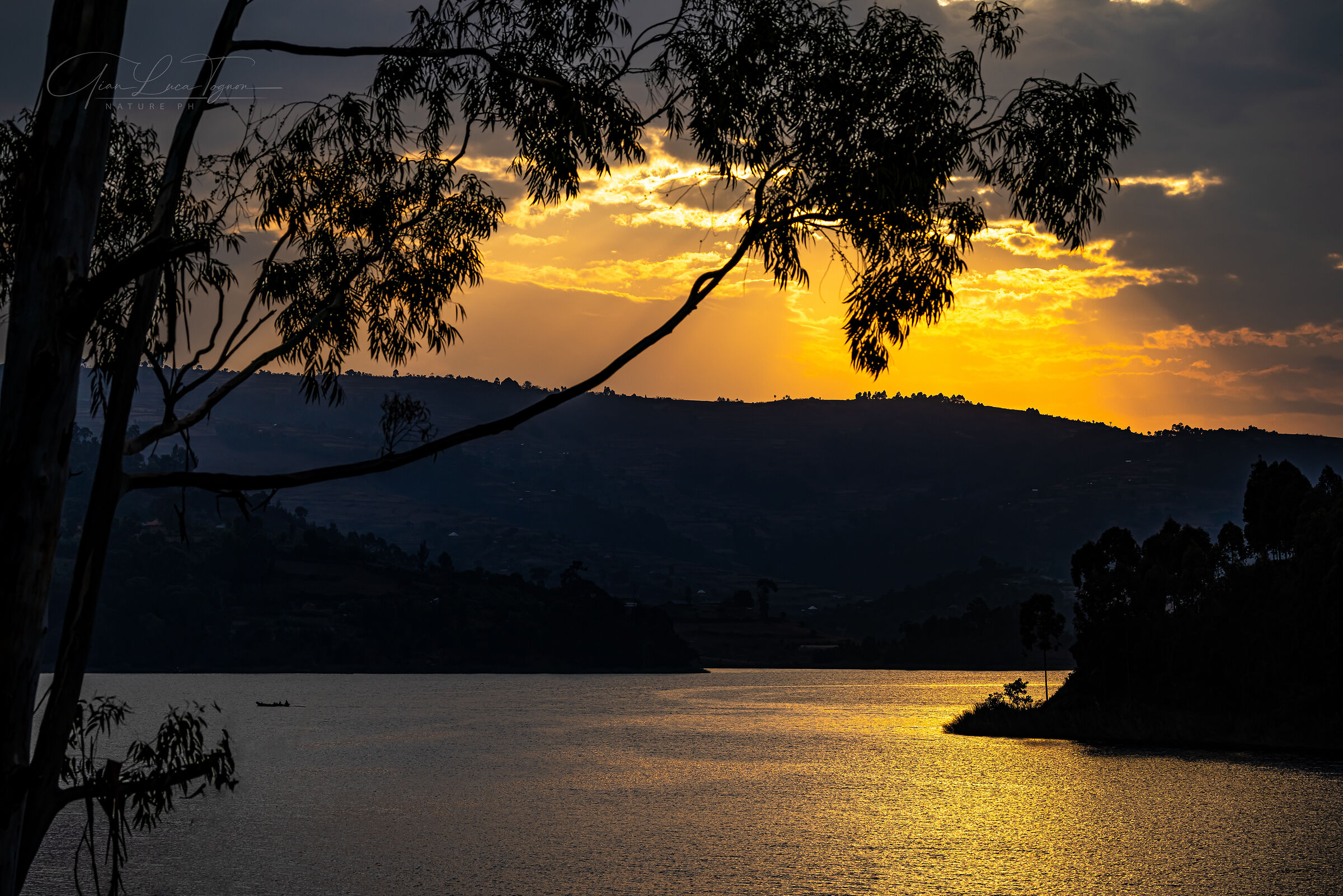 tramonto sul lago, Uganda