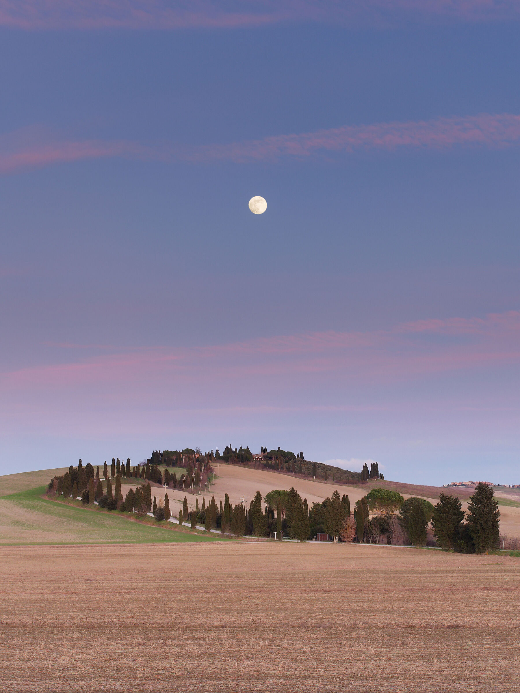 Castle of Leonina and Full Moon