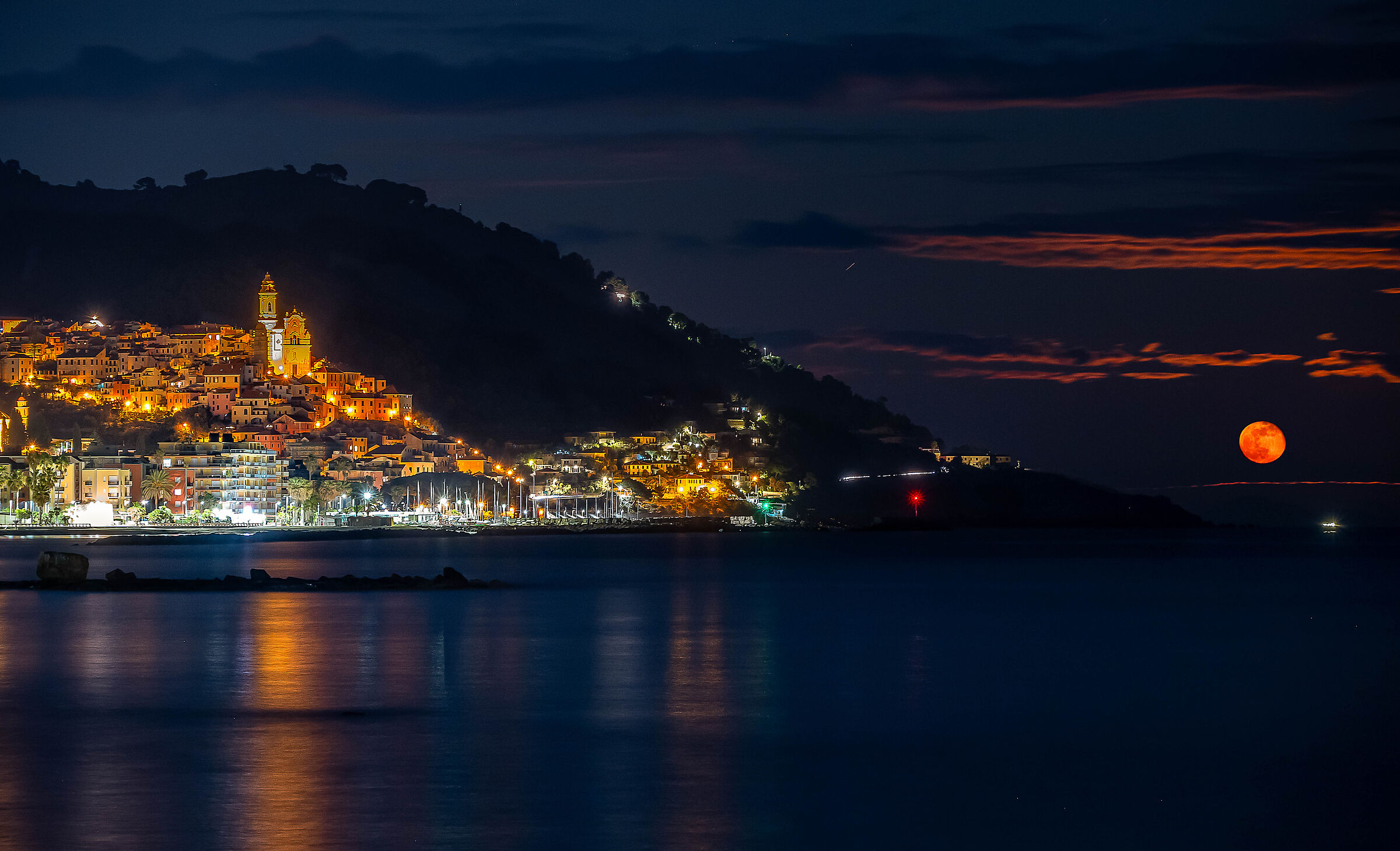 Moonrise as seen from Diano Marina