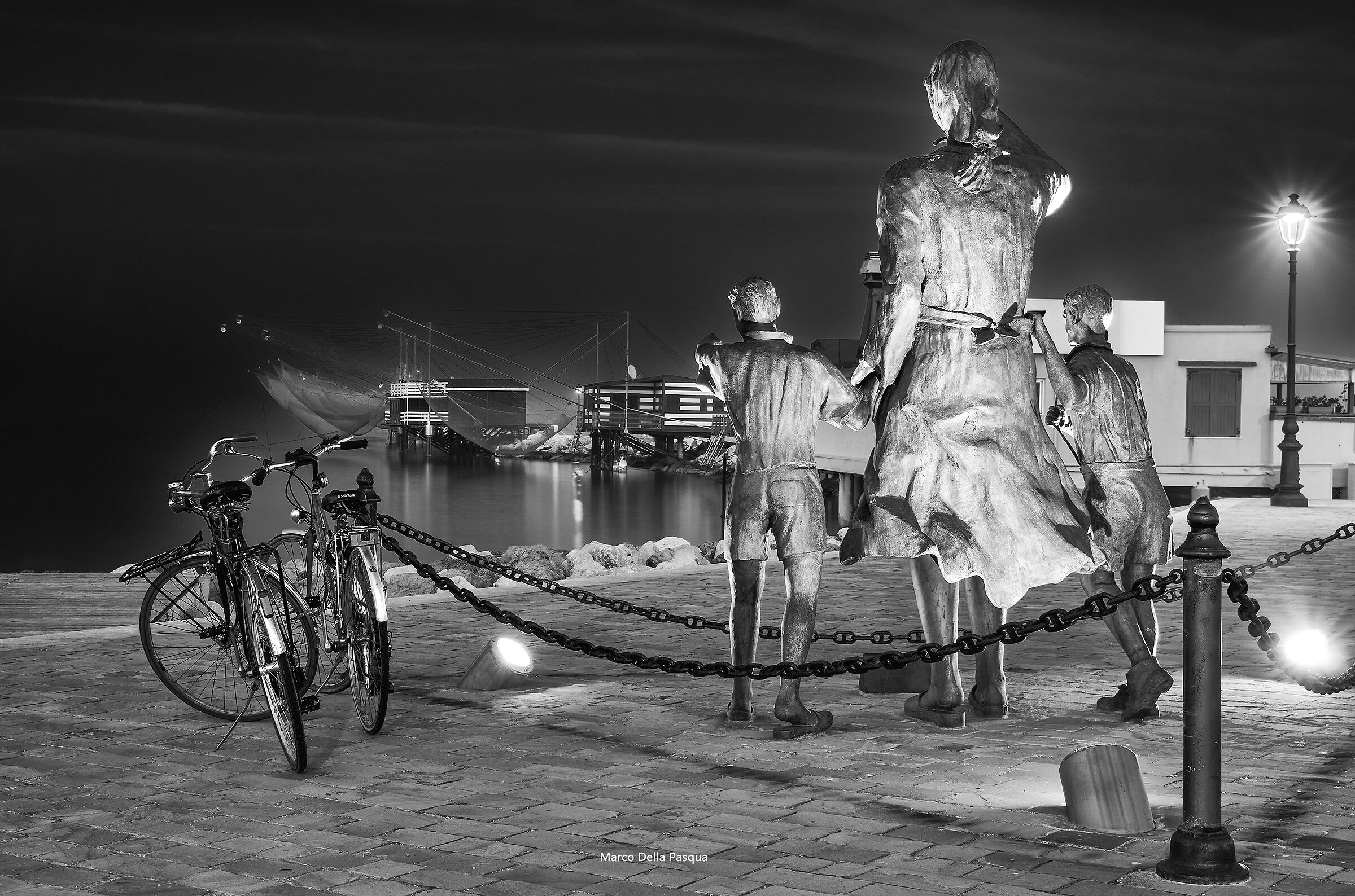 In the evening on the pier