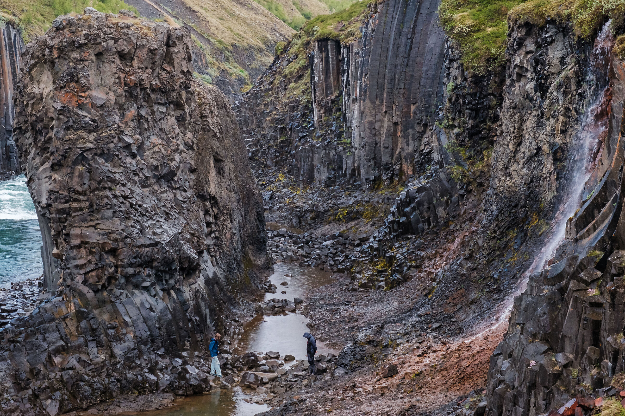 Occhio all'acqua...e ai massi!