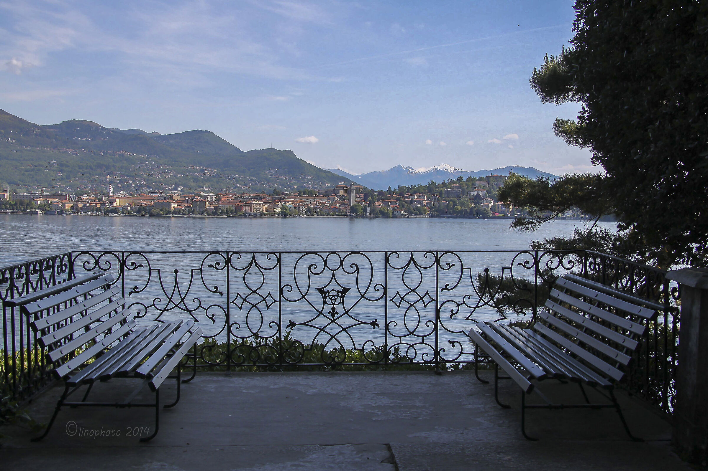 Una terrazza sul lago Maggiore.